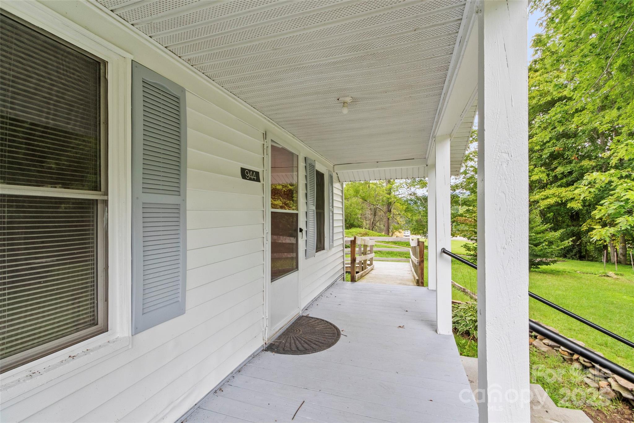 944 Georges Fork Road — Burnsville