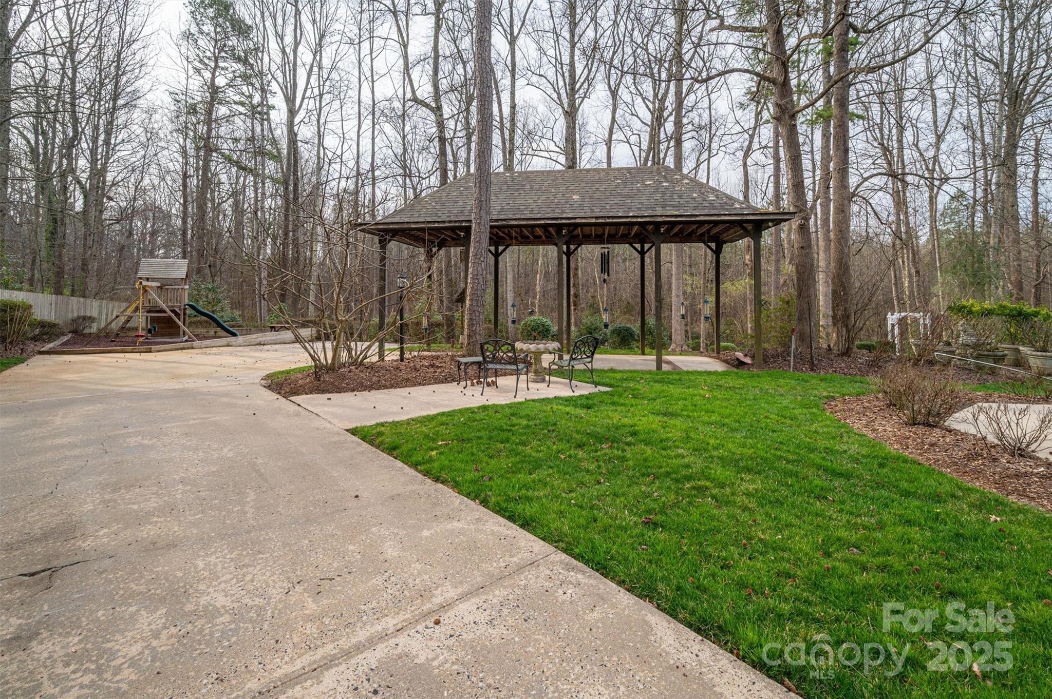 1816 Country Garden Drive — Shelby