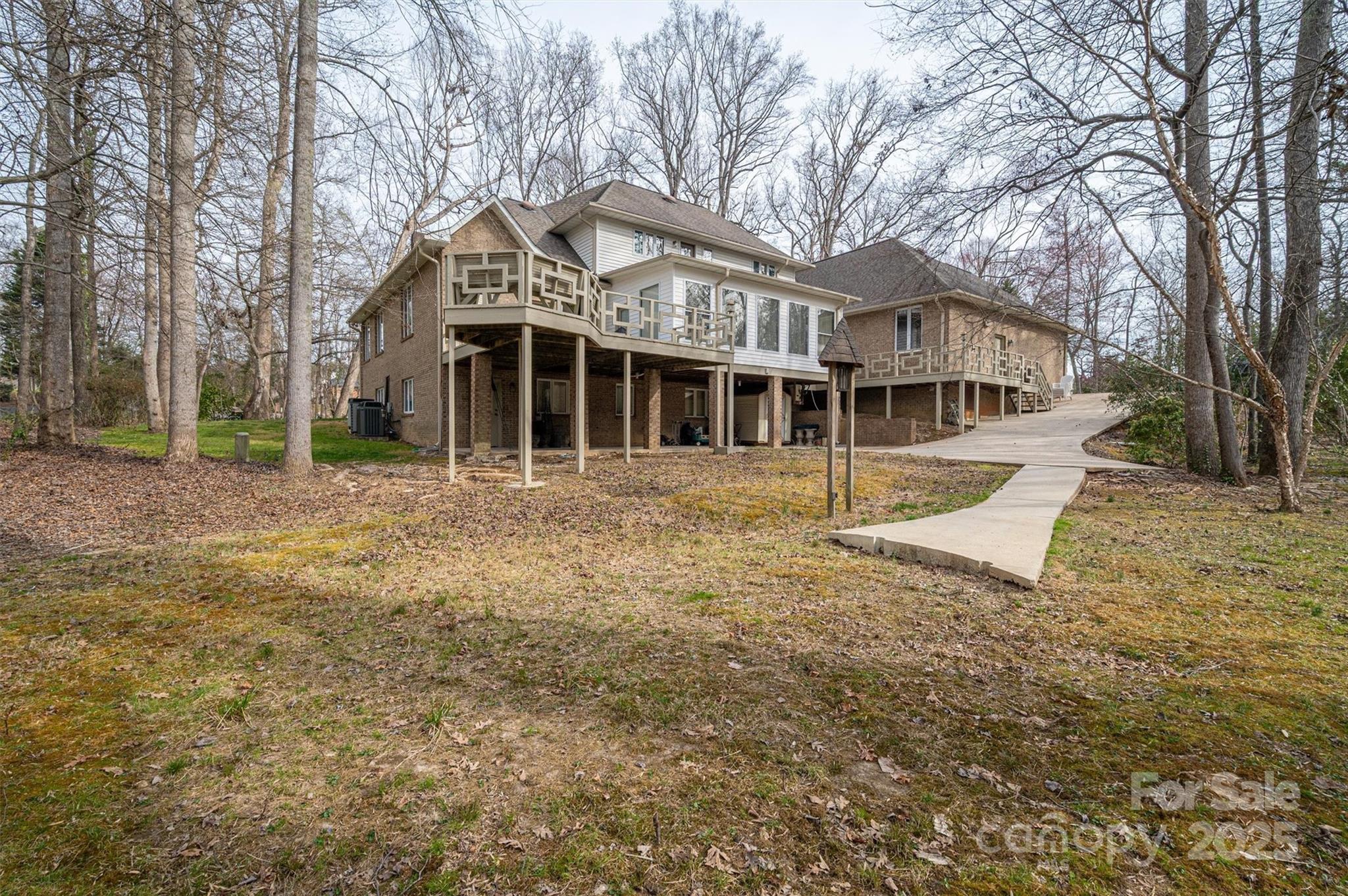 1816 Country Garden Drive — Shelby
