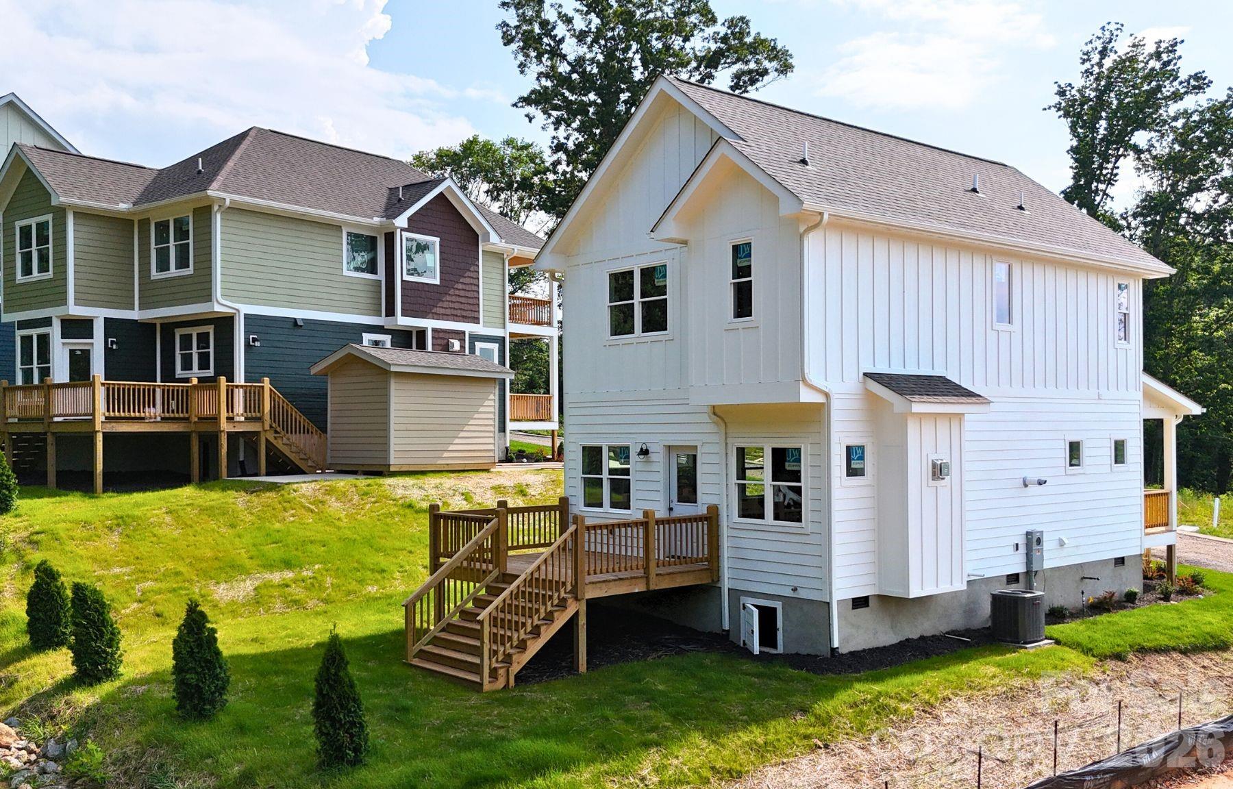 33 Loblolly Lane — Asheville
