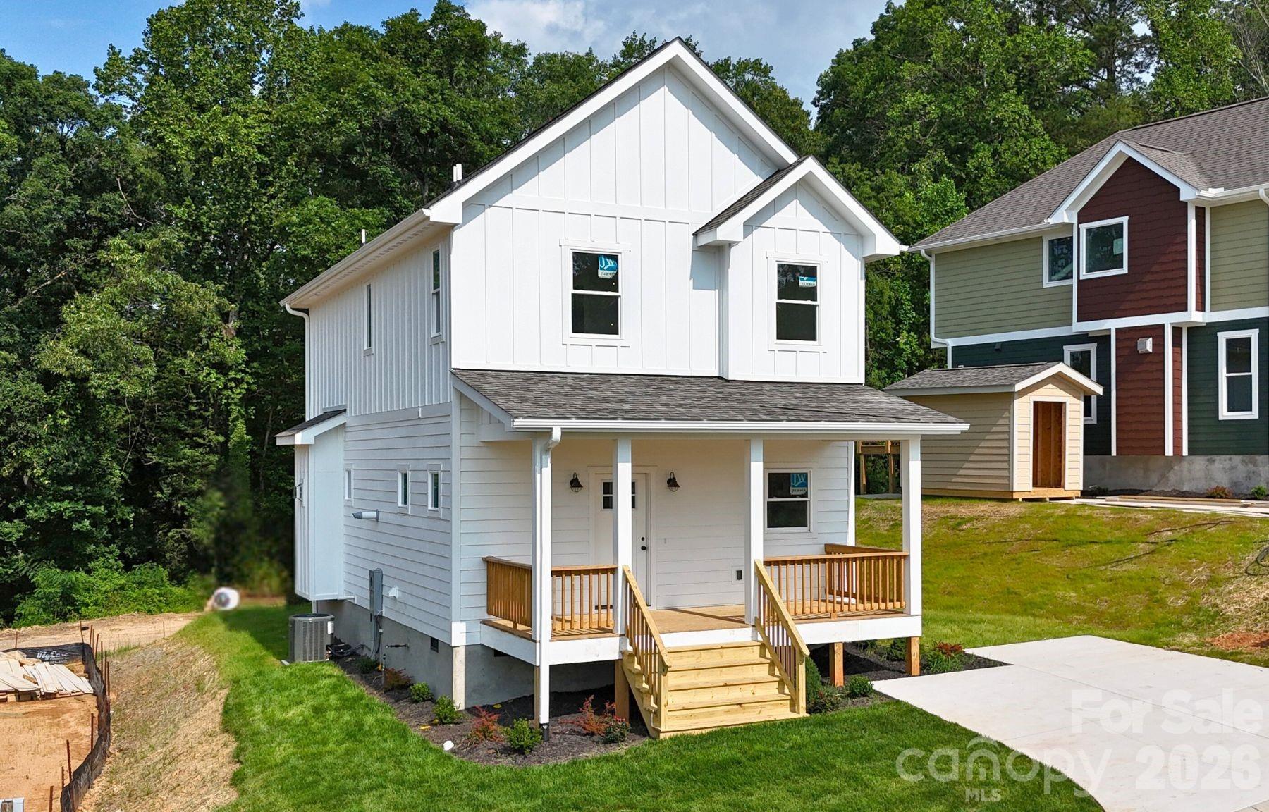 33 Loblolly Lane — Asheville