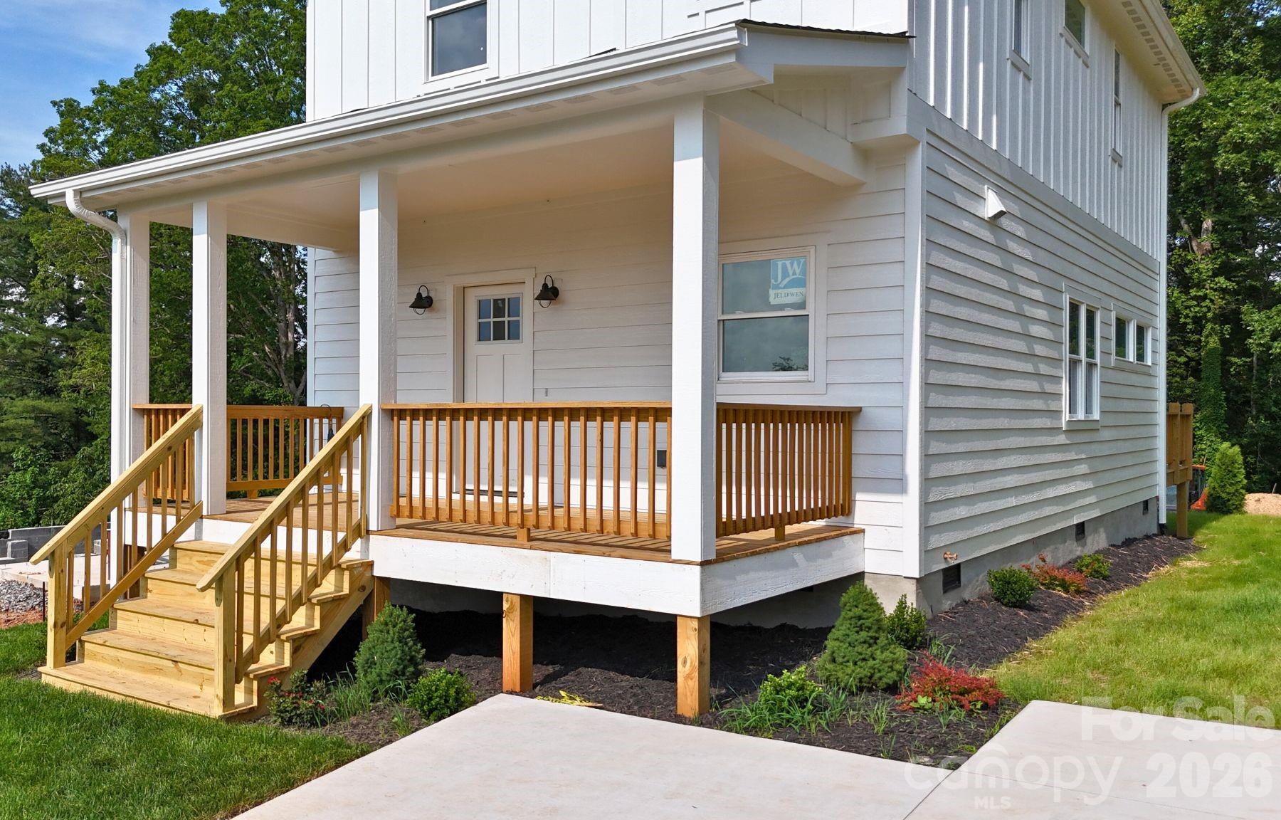 33 Loblolly Lane — Asheville