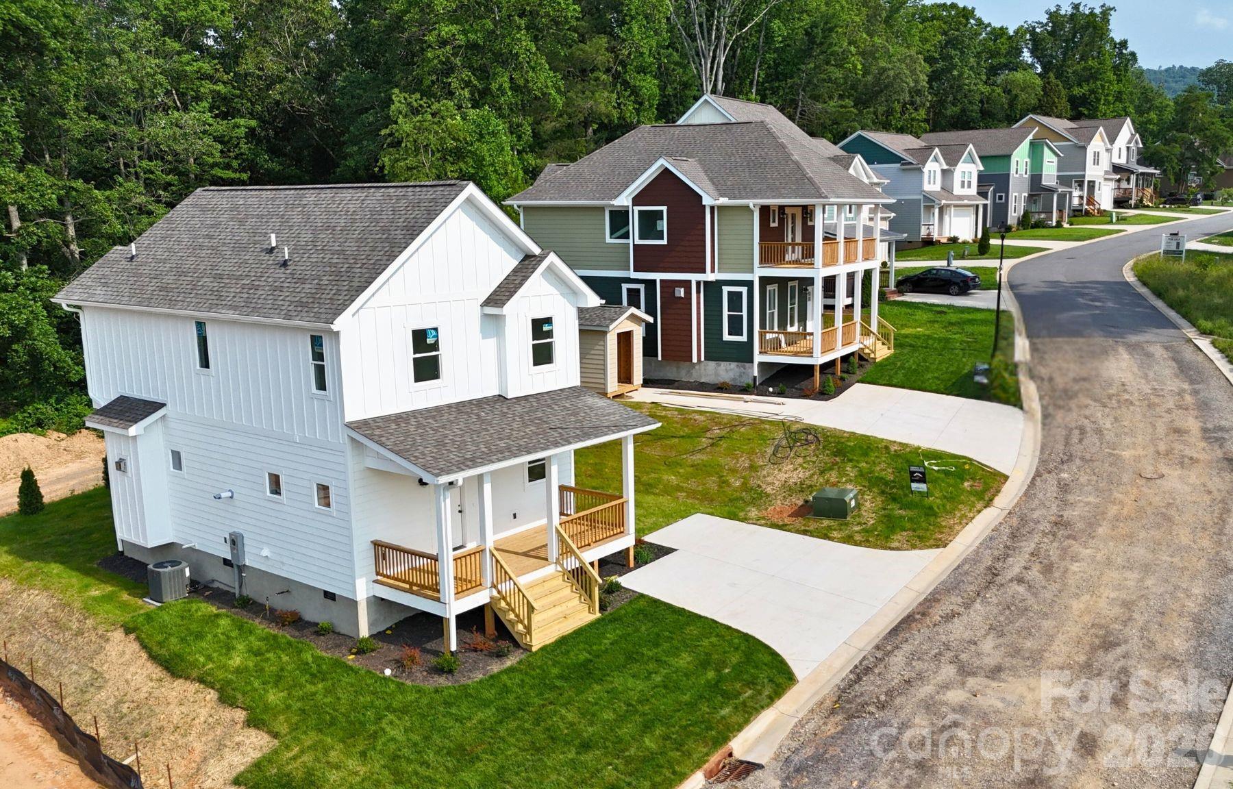 33 Loblolly Lane — Asheville