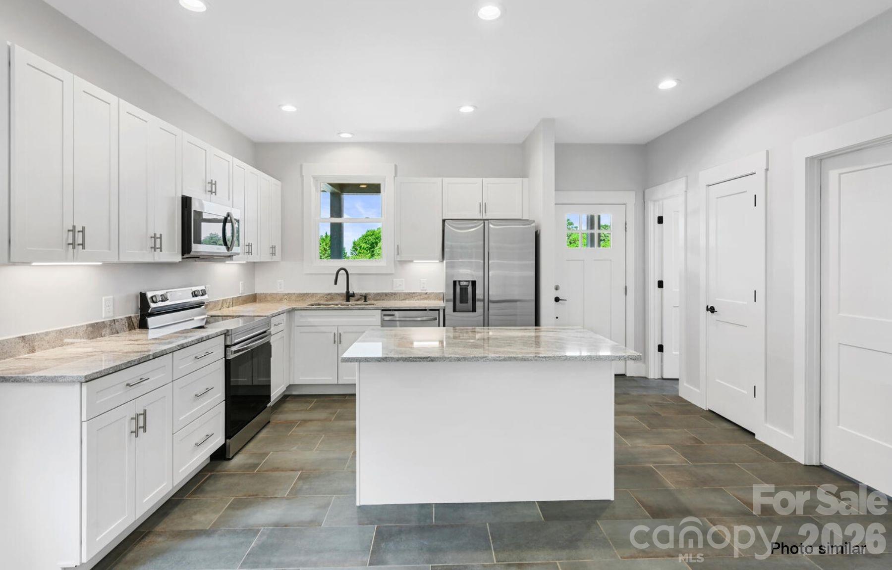 33 Loblolly Lane — Asheville