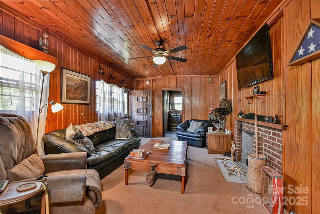 415 Weaverville Road — Asheville