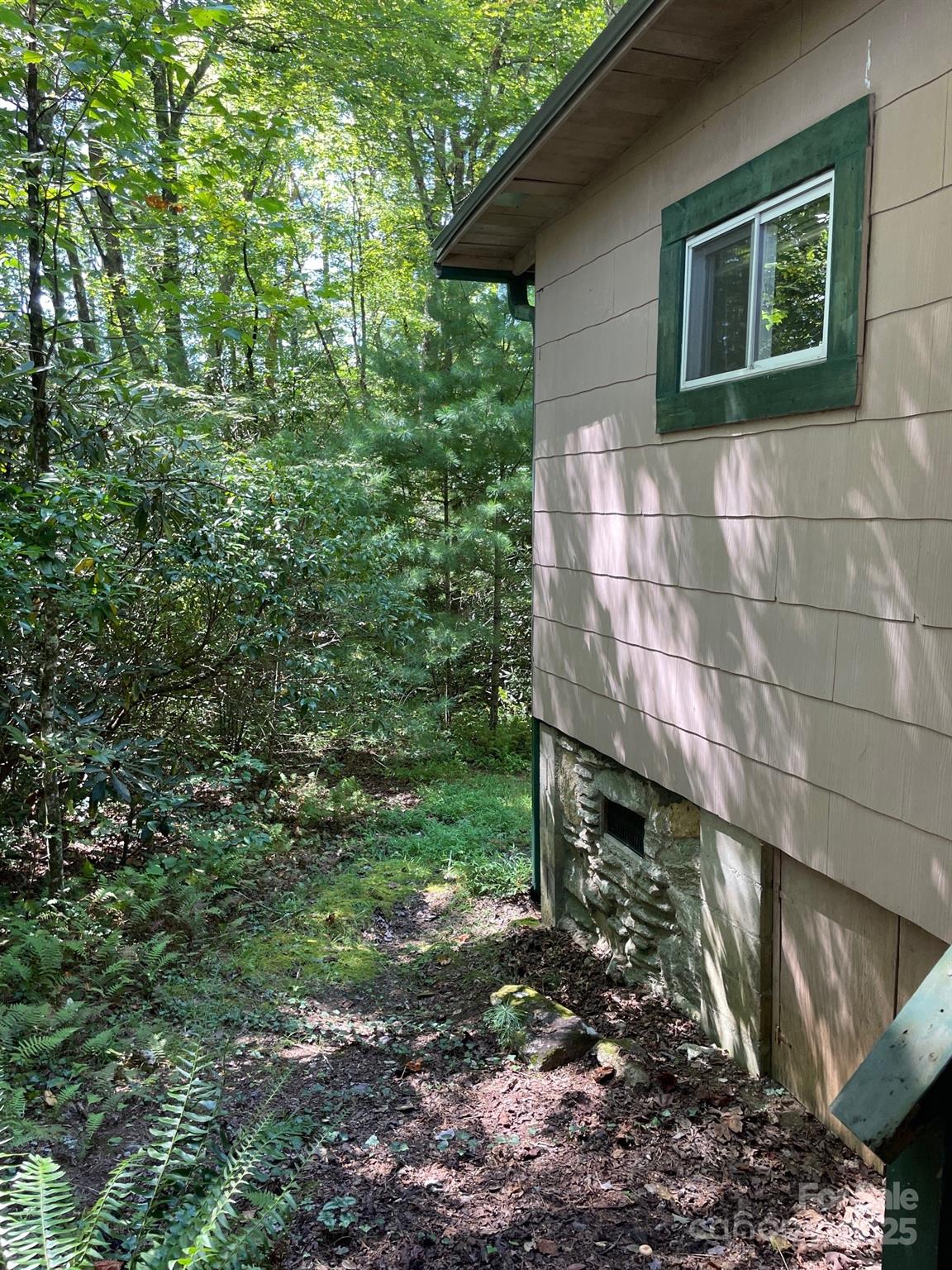 142 Whitewater Road — Sapphire