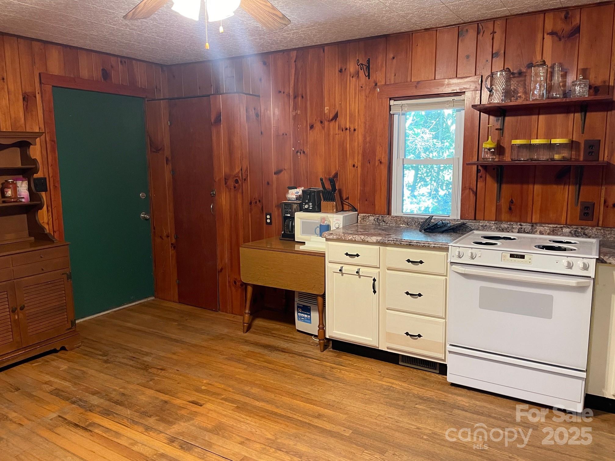 142 Whitewater Road — Sapphire