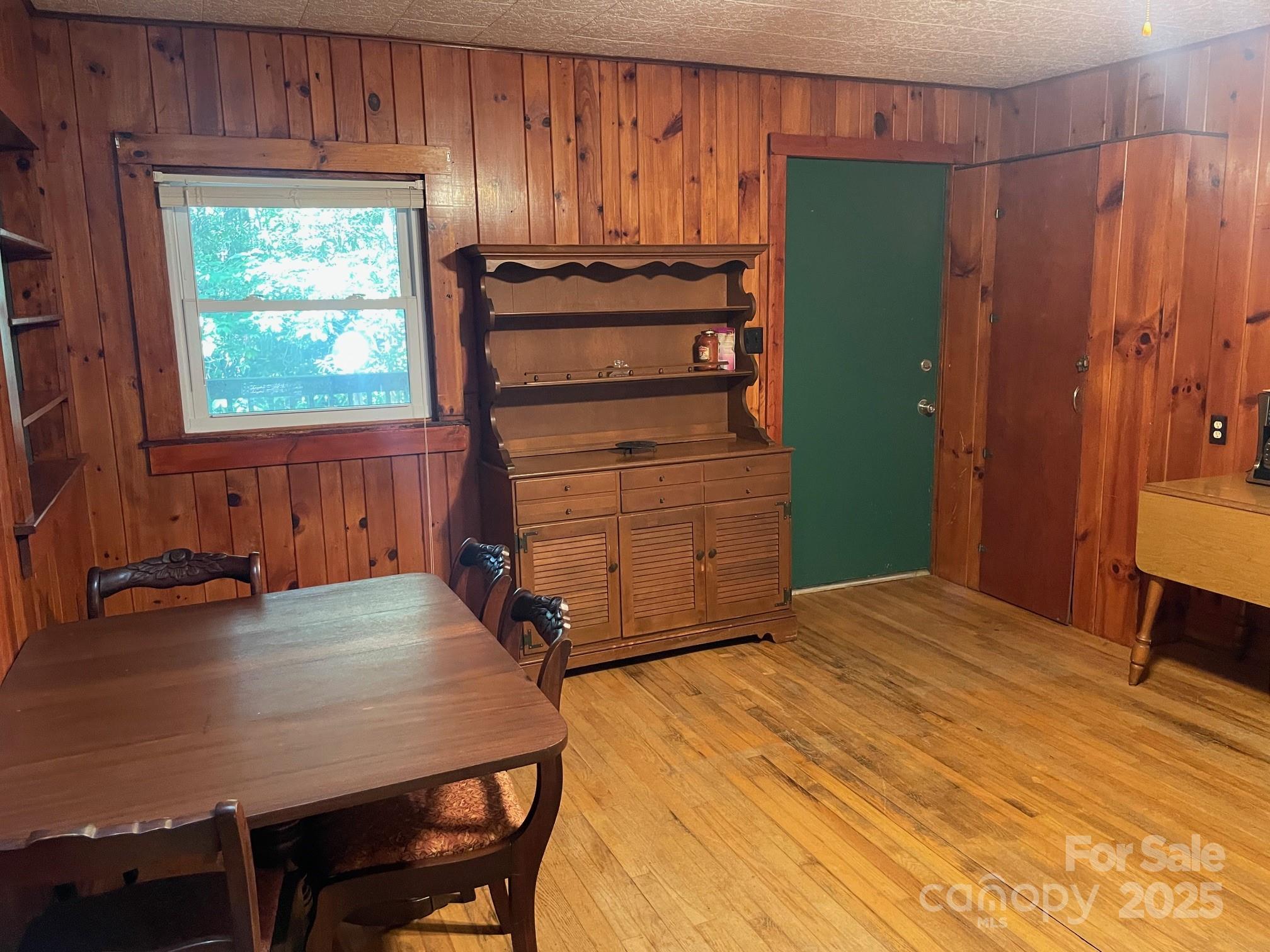 142 Whitewater Road — Sapphire