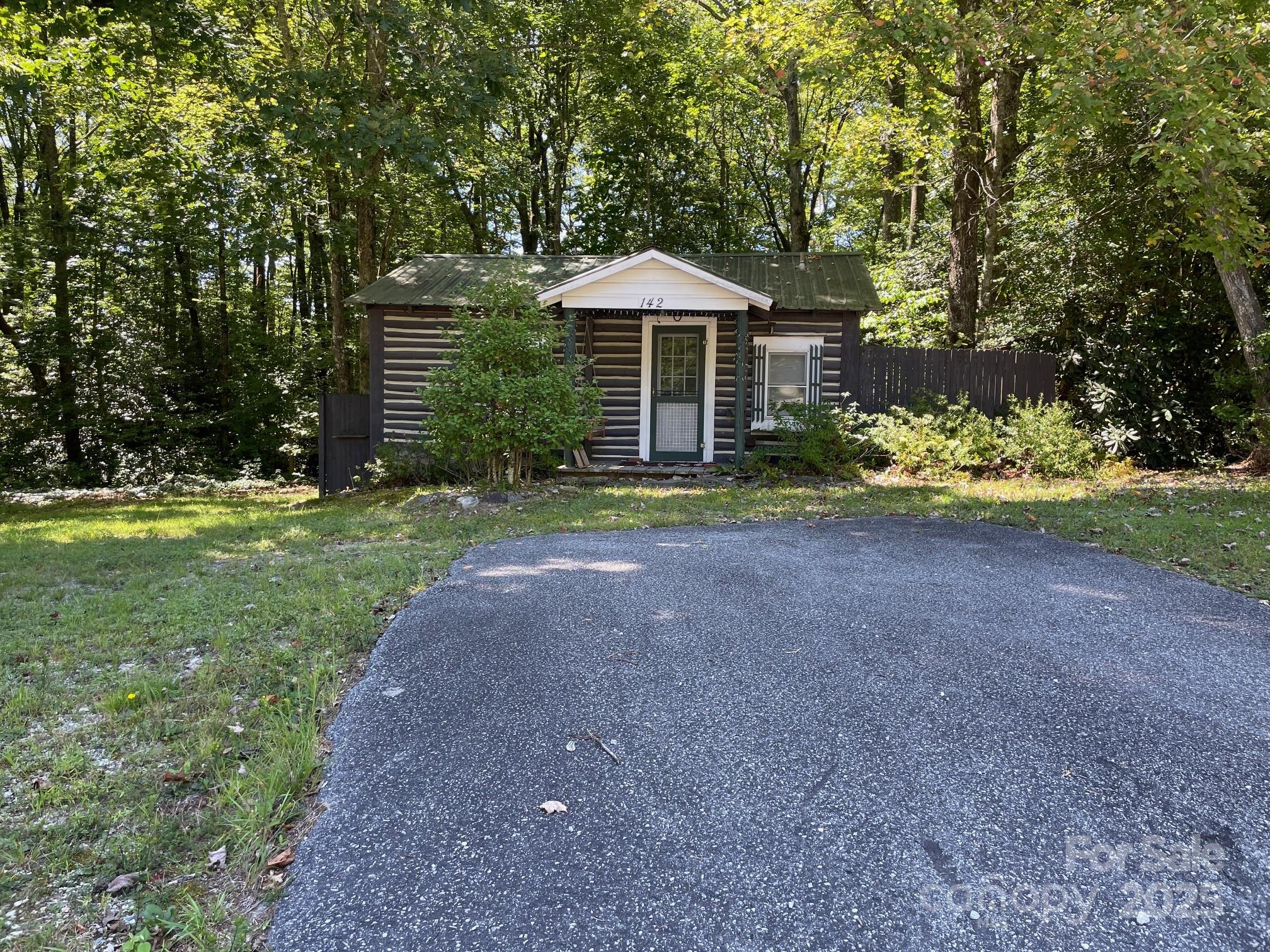 142 Whitewater Road — Sapphire