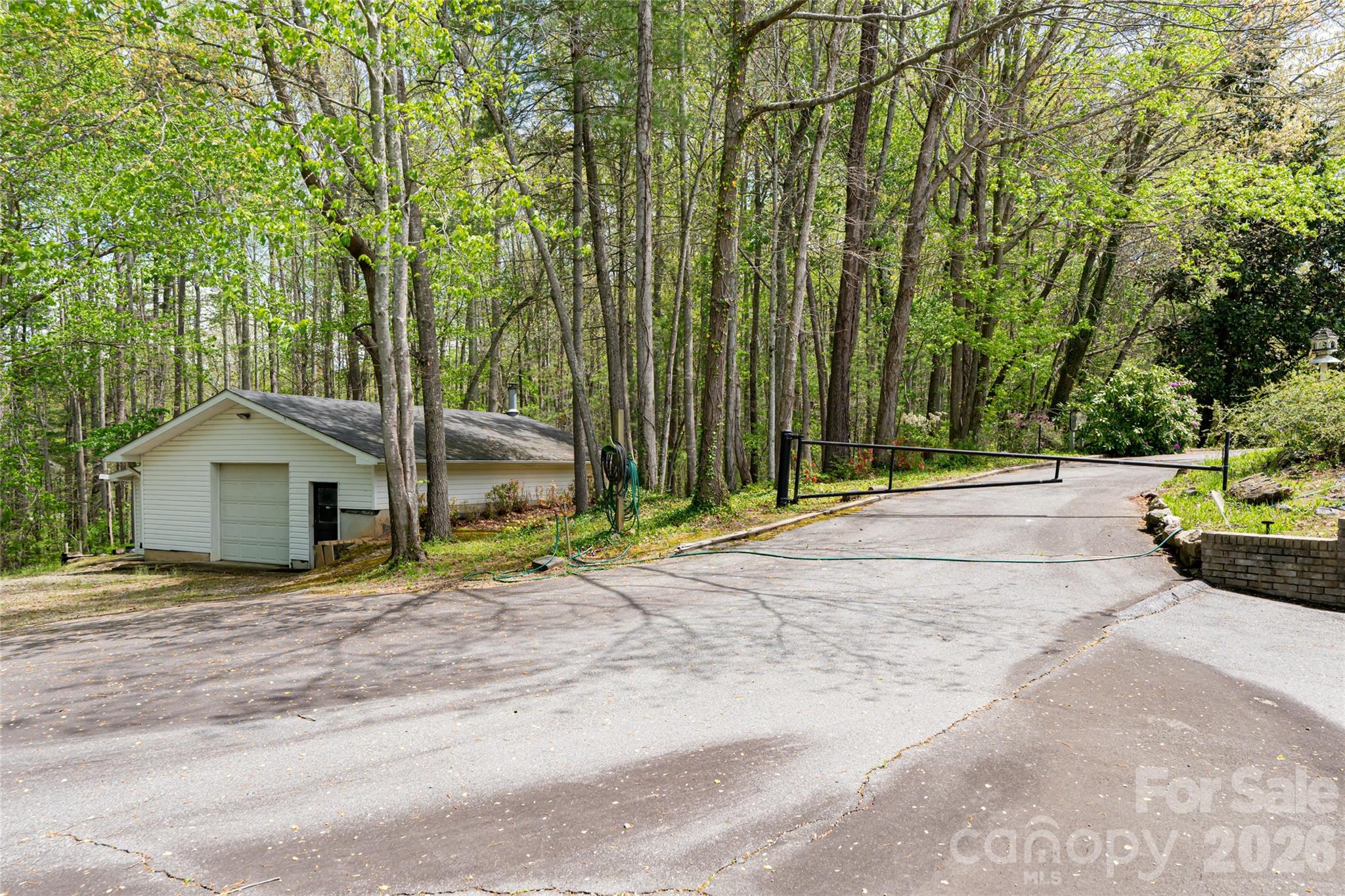 22 Moon Wood Trail — Asheville