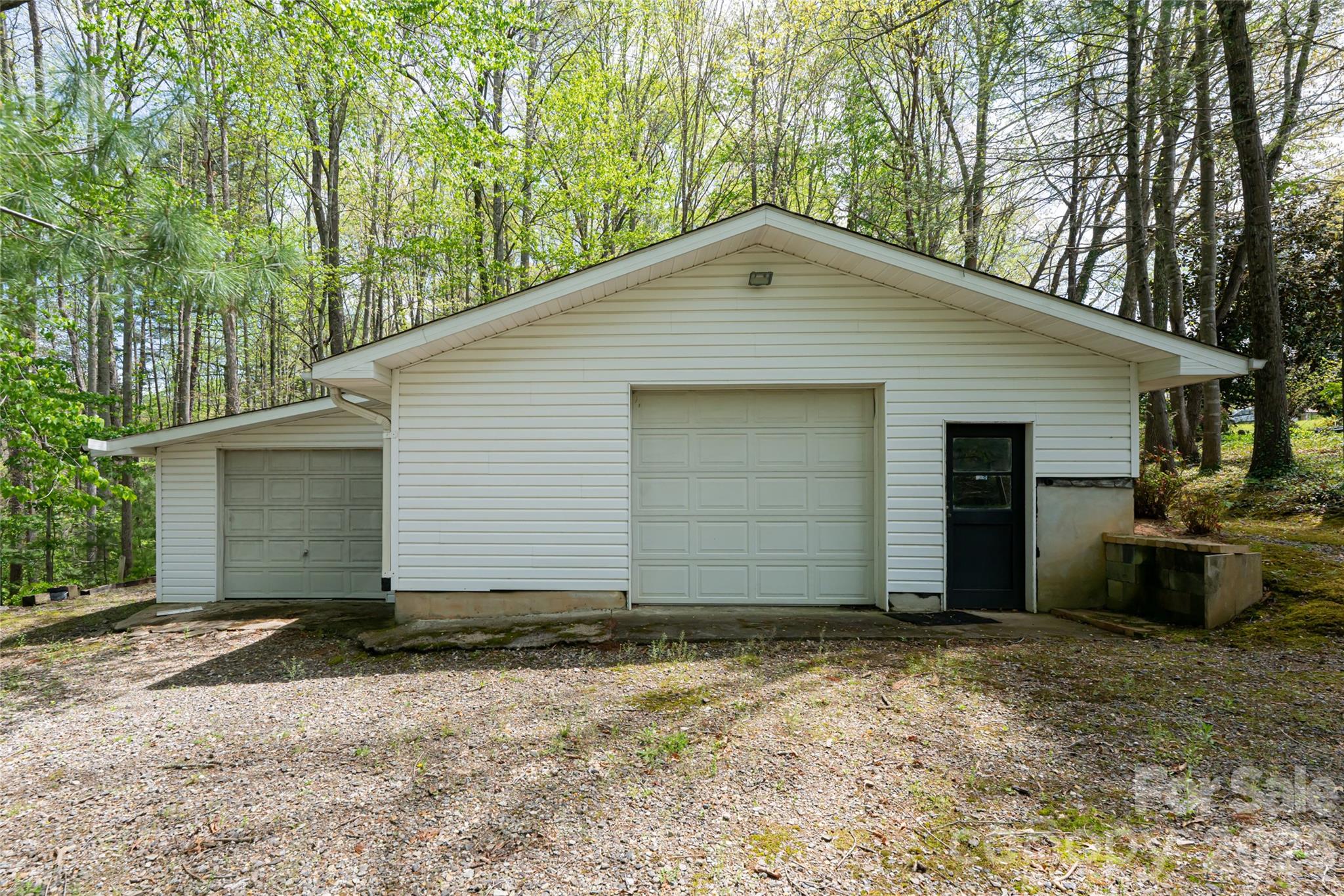 22 Moon Wood Trail — Asheville