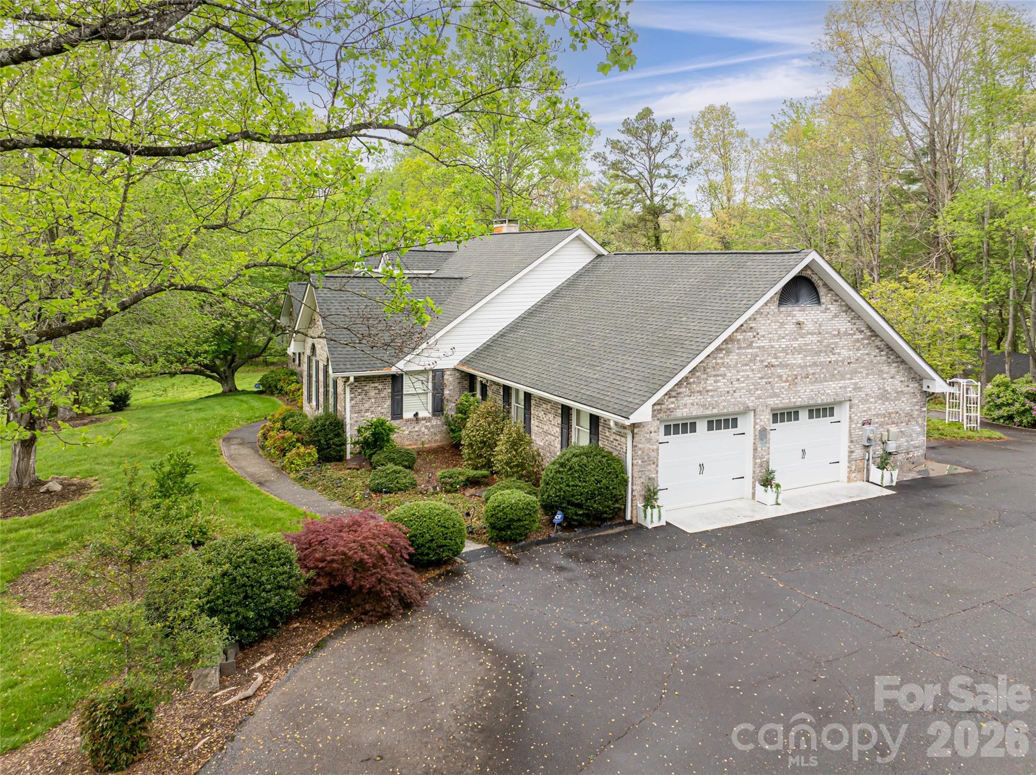 22 Moon Wood Trail — Asheville
