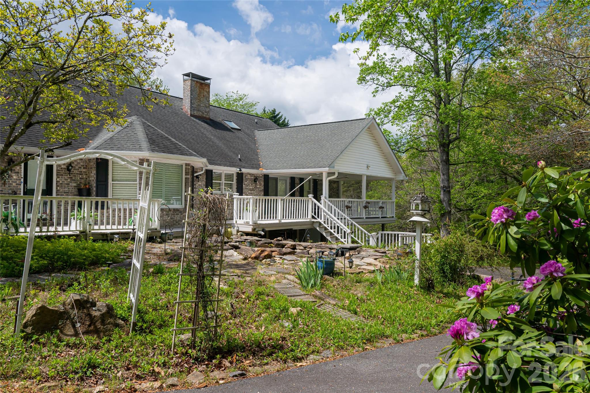 22 Moon Wood Trail — Asheville