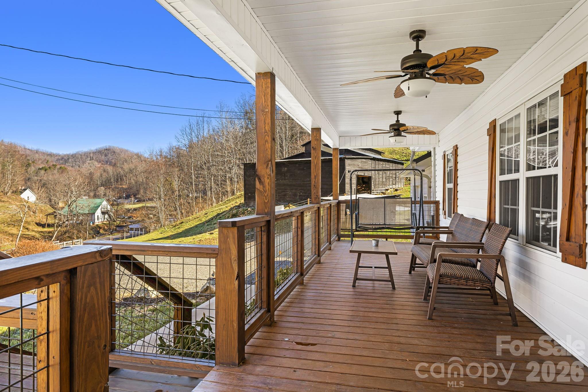 867 Indian Creek Road — Burnsville