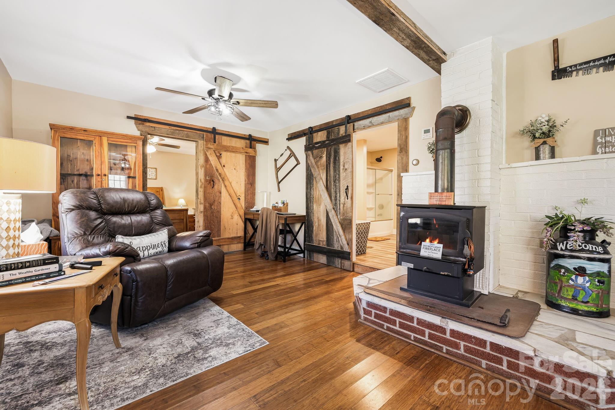 867 Indian Creek Road — Burnsville