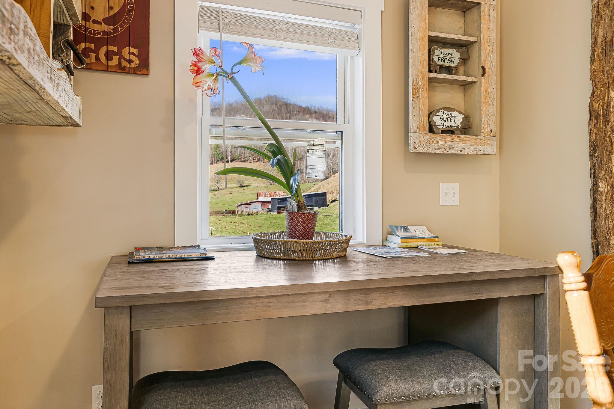 867 Indian Creek Road — Burnsville