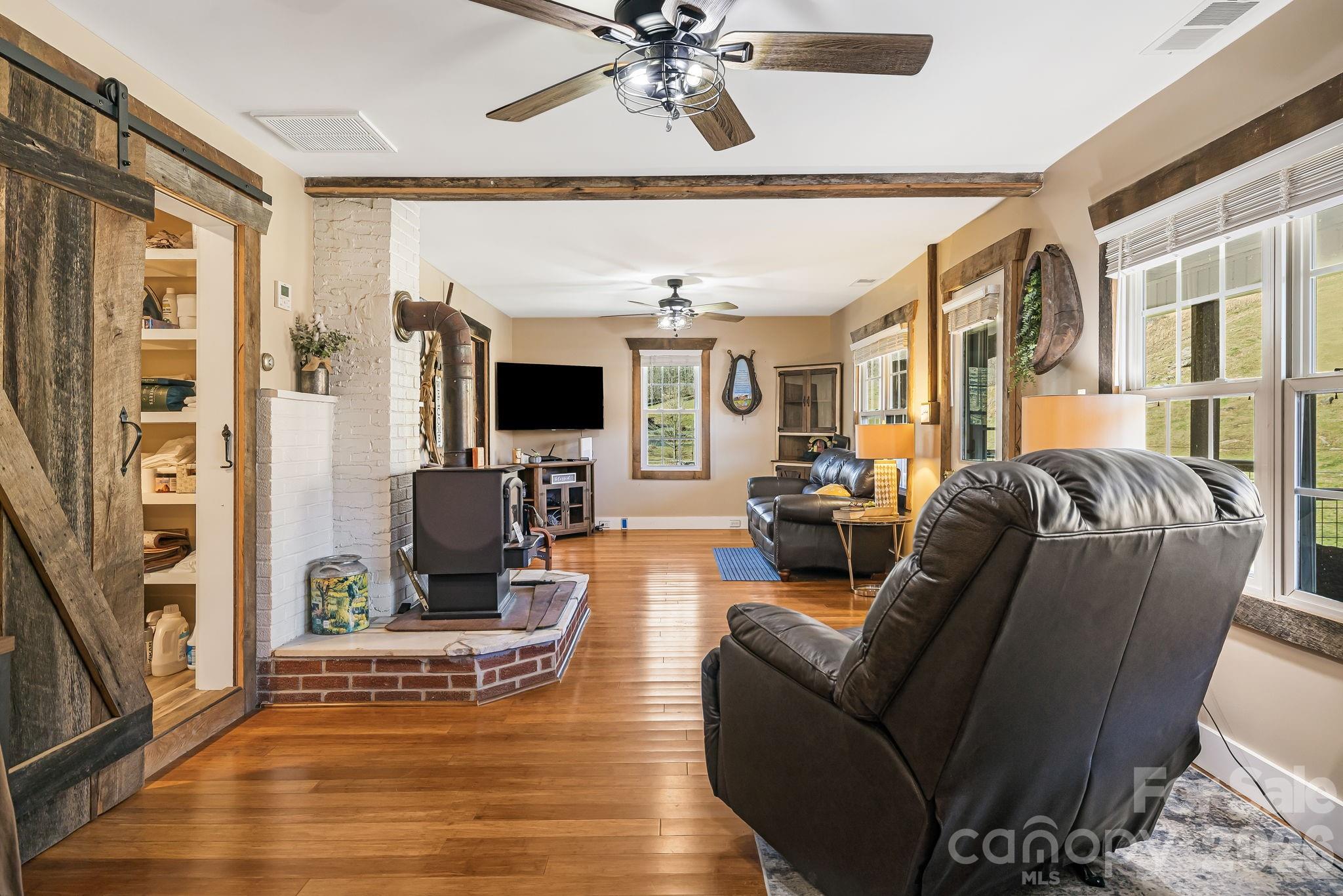 867 Indian Creek Road — Burnsville