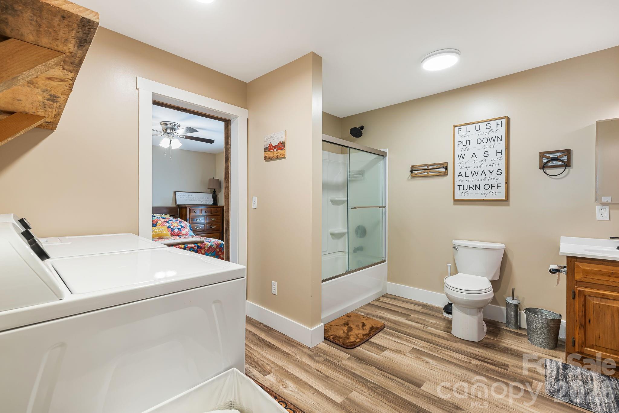 867 Indian Creek Road — Burnsville