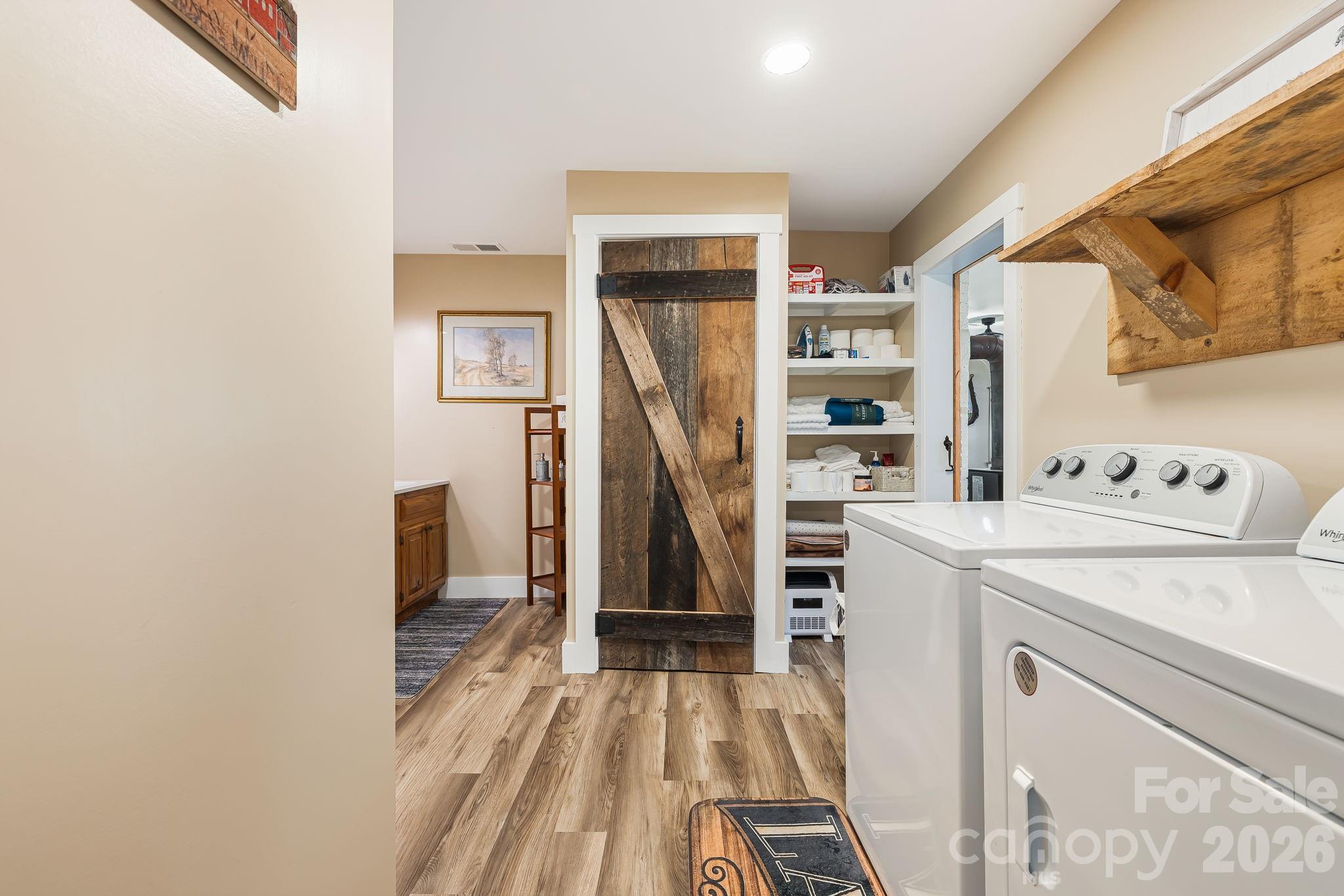 867 Indian Creek Road — Burnsville