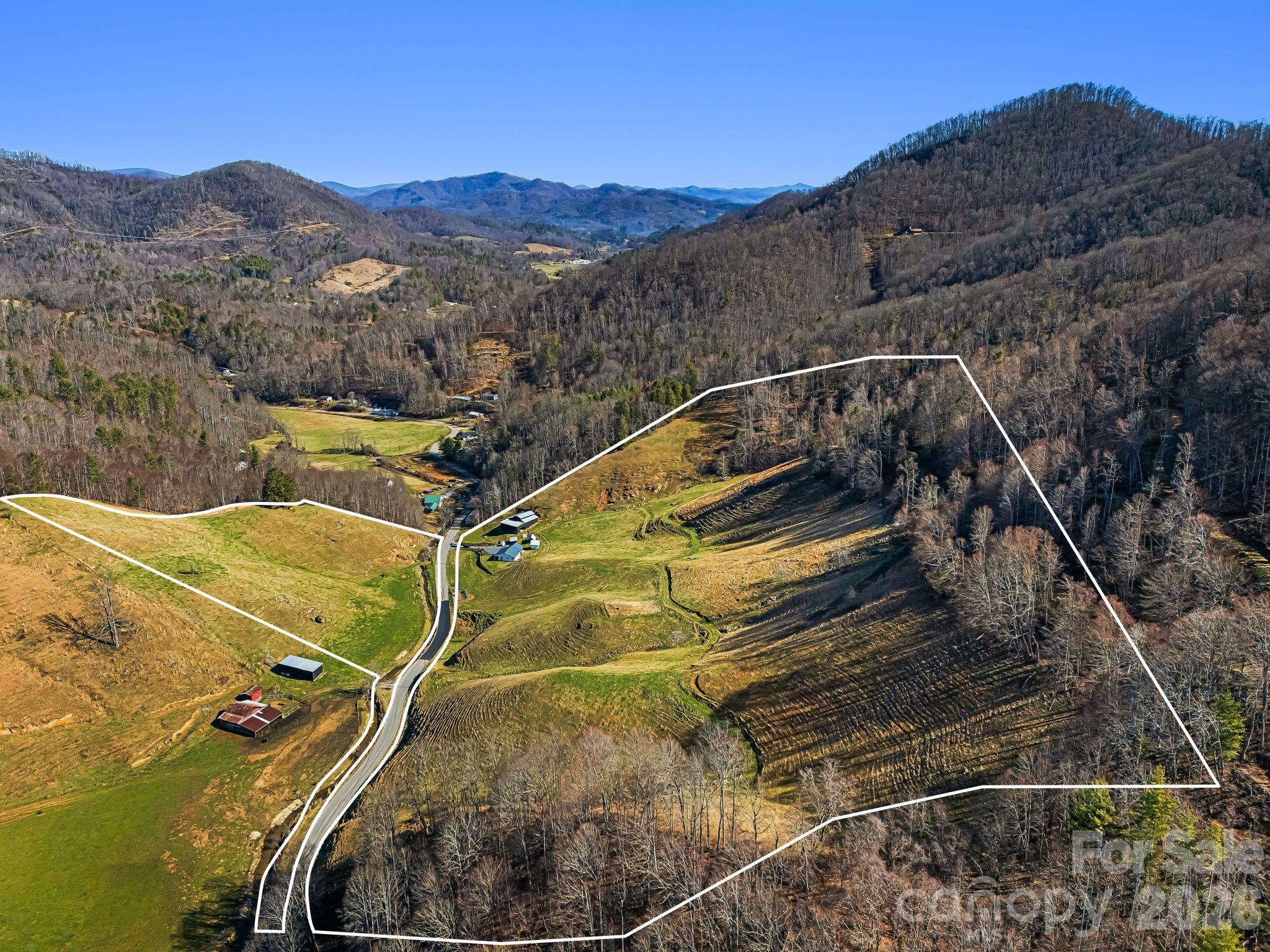867 Indian Creek Road — Burnsville