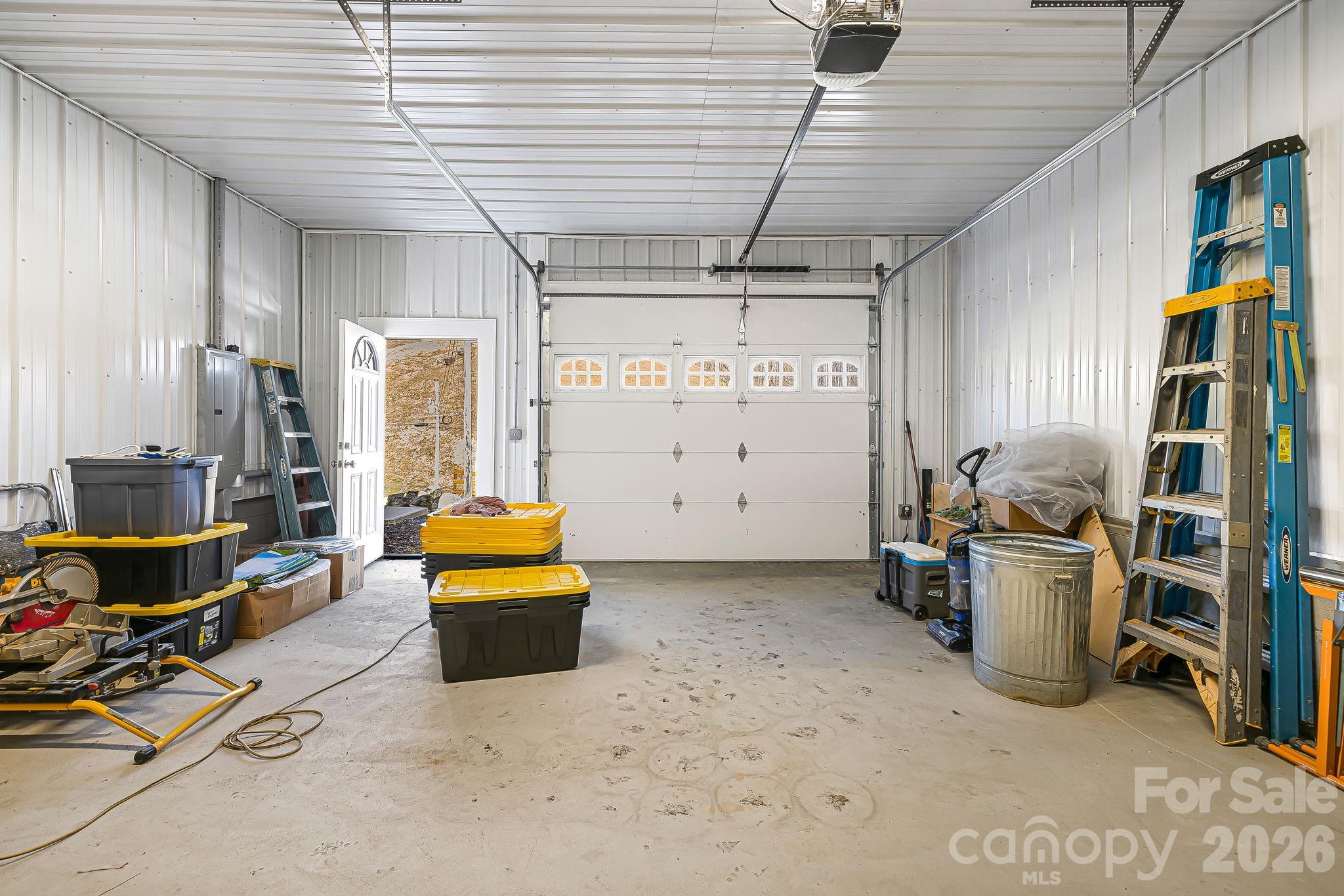 867 Indian Creek Road — Burnsville