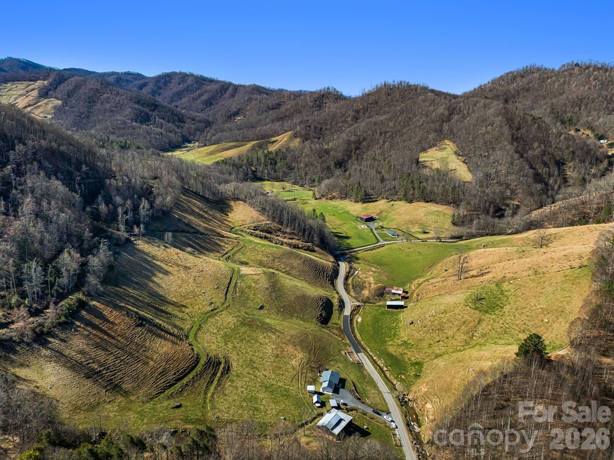 867 Indian Creek Road — Burnsville