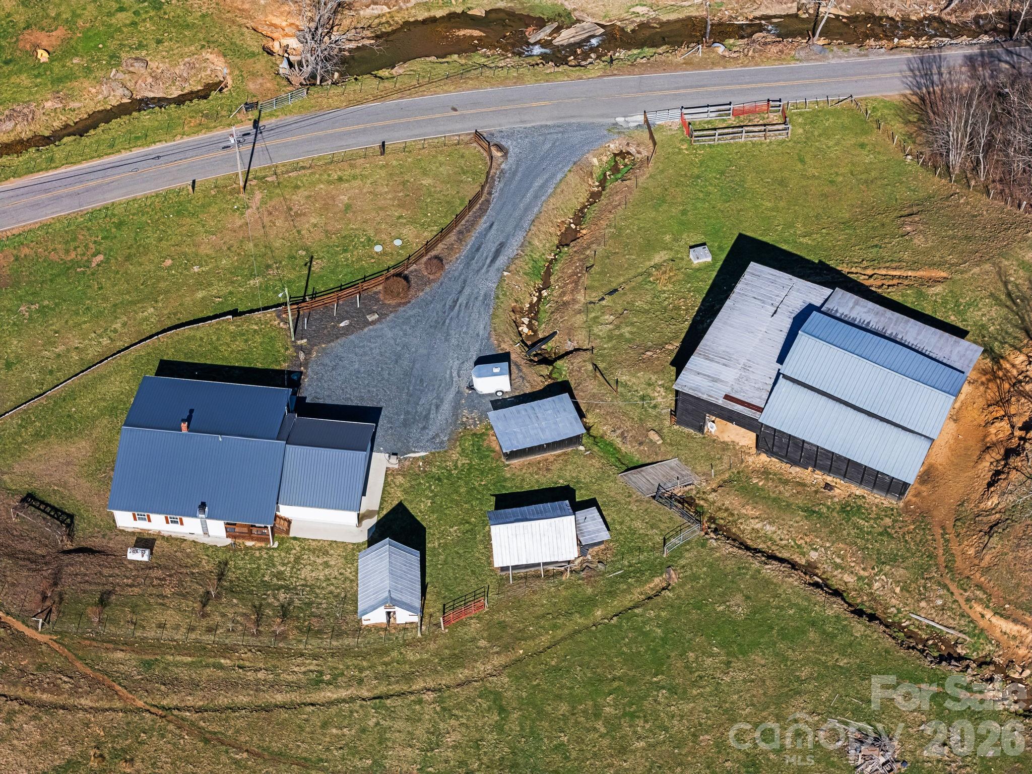 867 Indian Creek Road — Burnsville