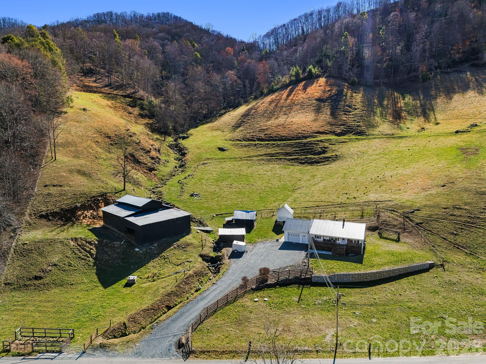 867 Indian Creek Road — Burnsville