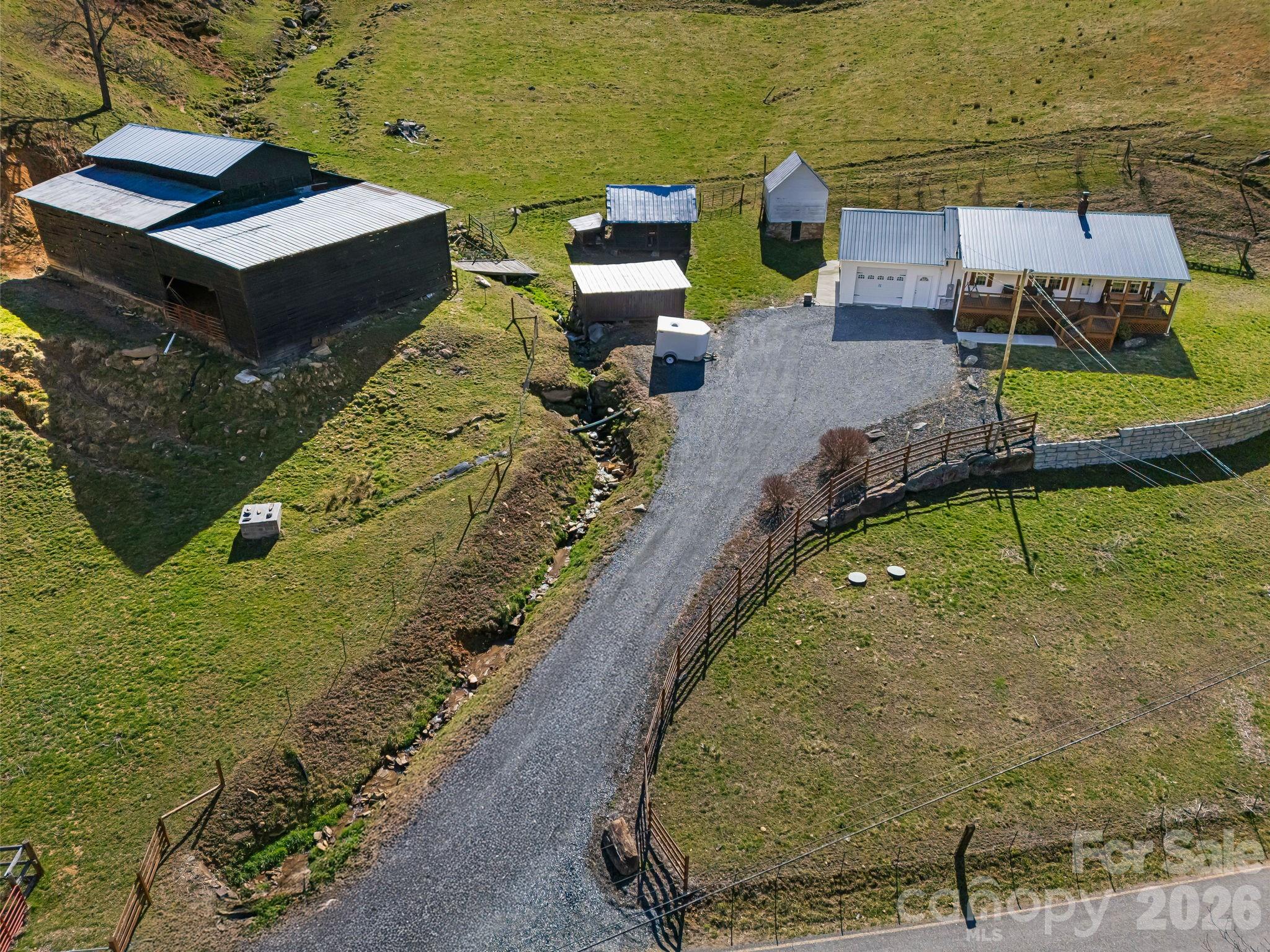 867 Indian Creek Road — Burnsville