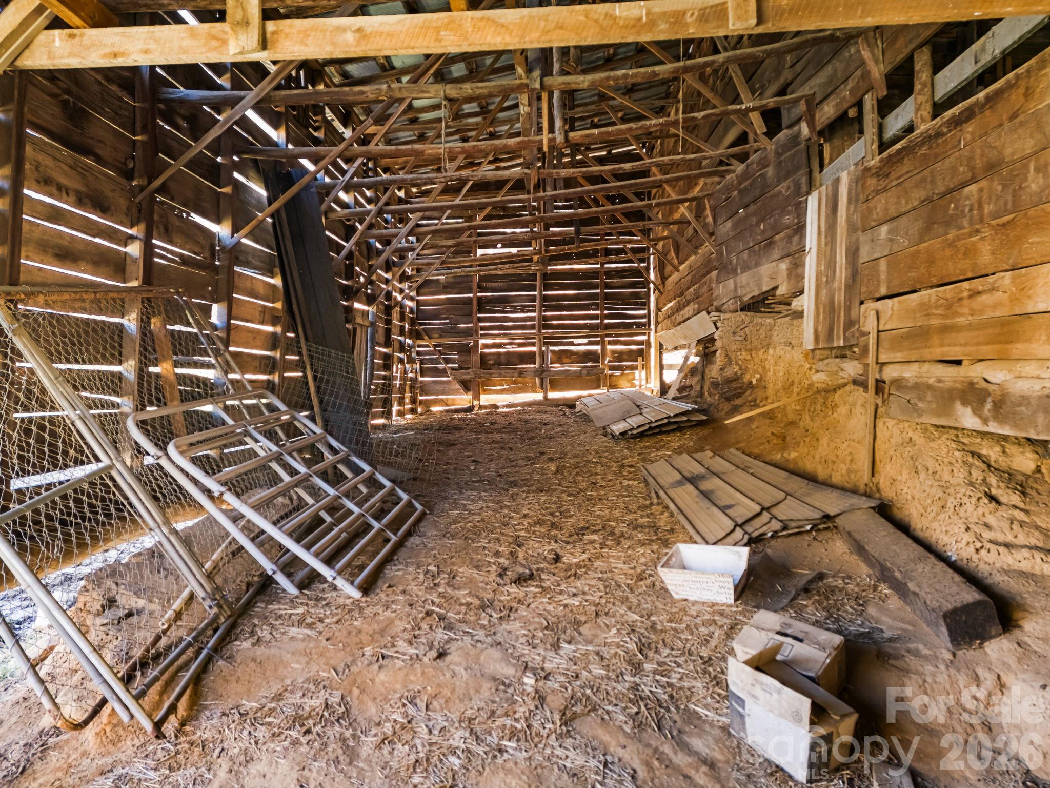 867 Indian Creek Road — Burnsville