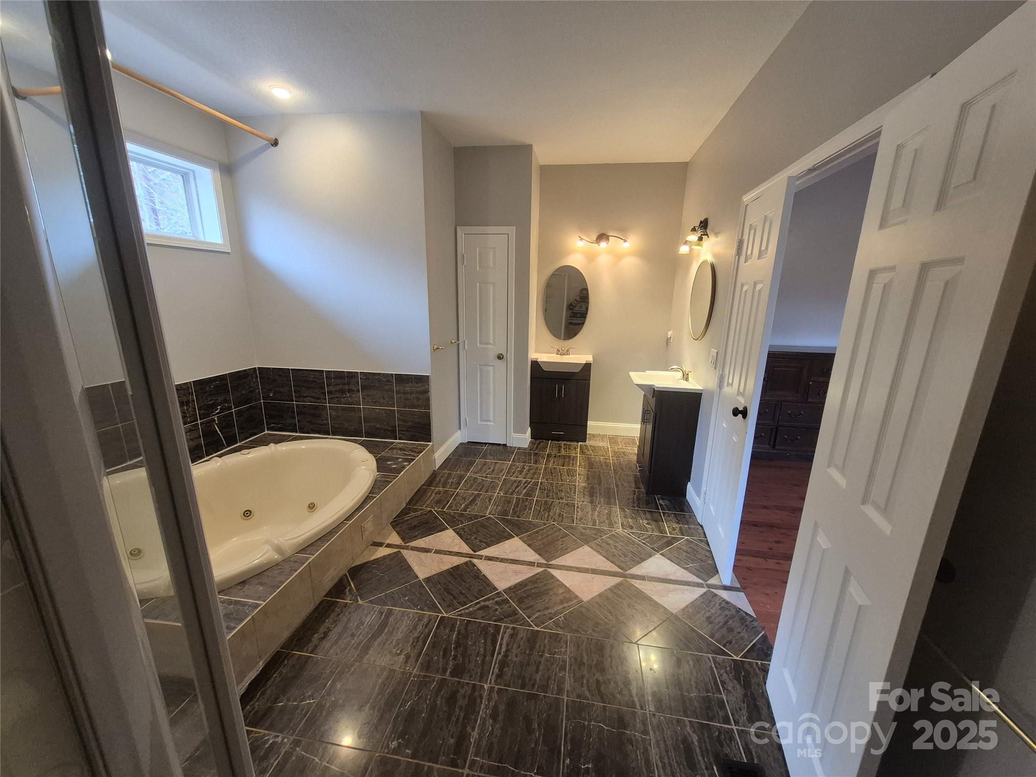 318 Vance Gap Road — Asheville