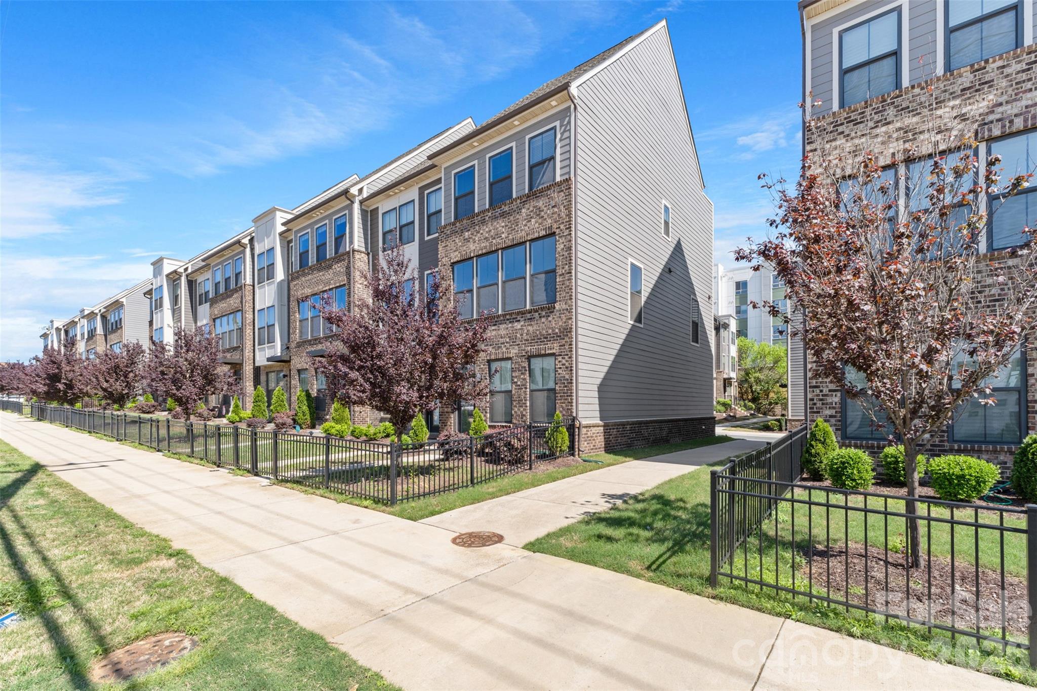 3645 S Tryon Street — Charlotte