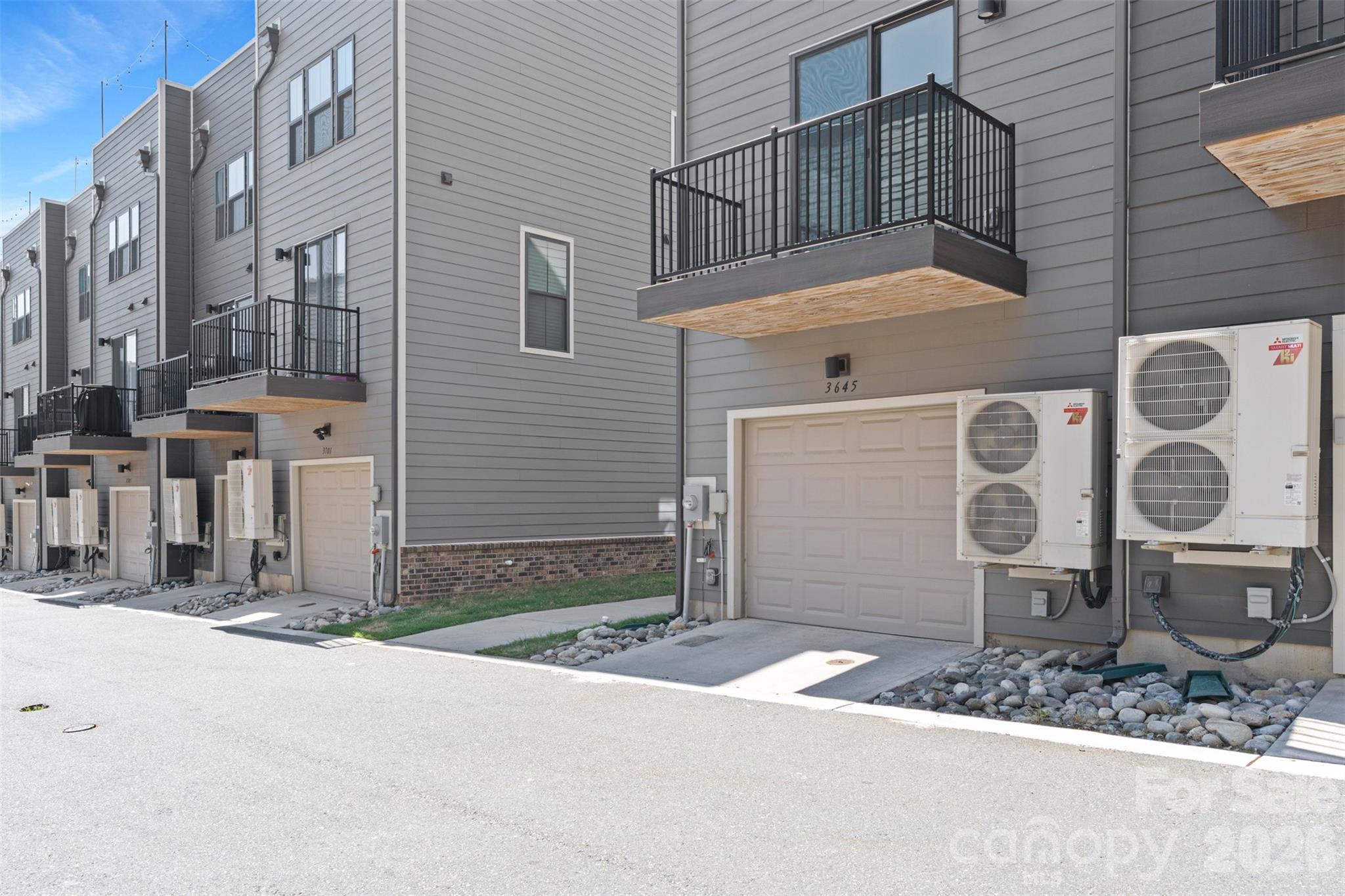 3645 S Tryon Street — Charlotte