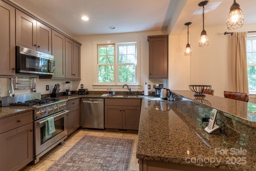 48 Allspice Court — Tuckasegee