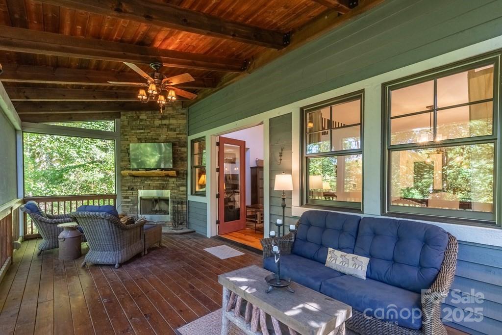 48 Allspice Court — Tuckasegee