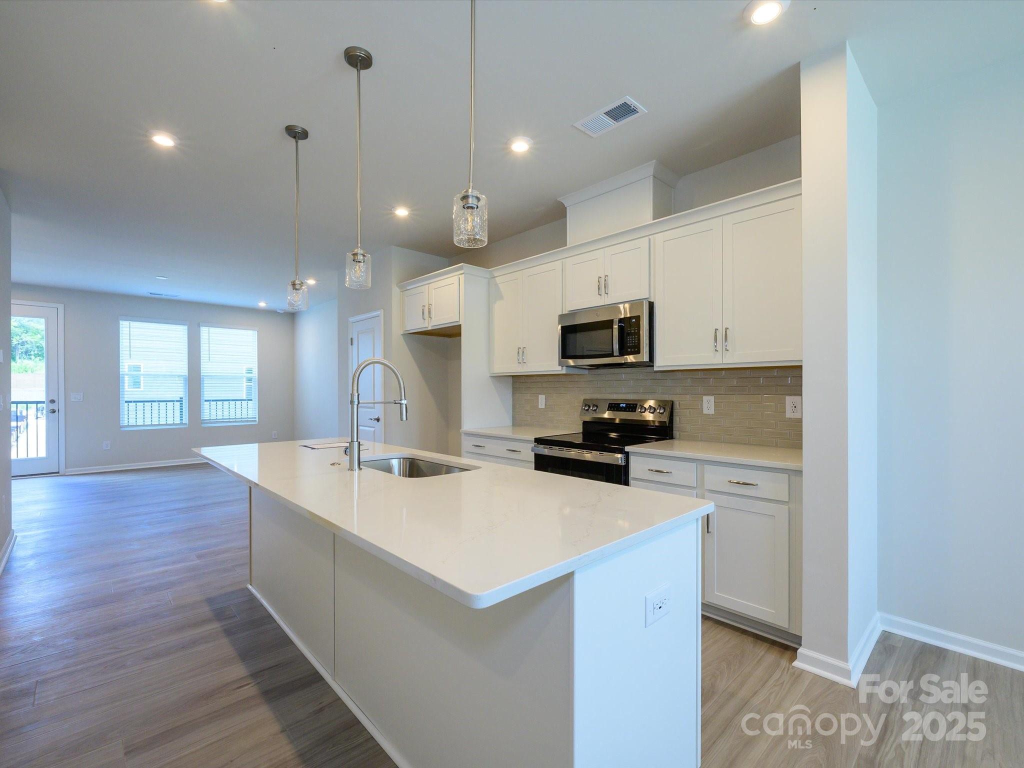 5640 Kingspan Drive — Charlotte