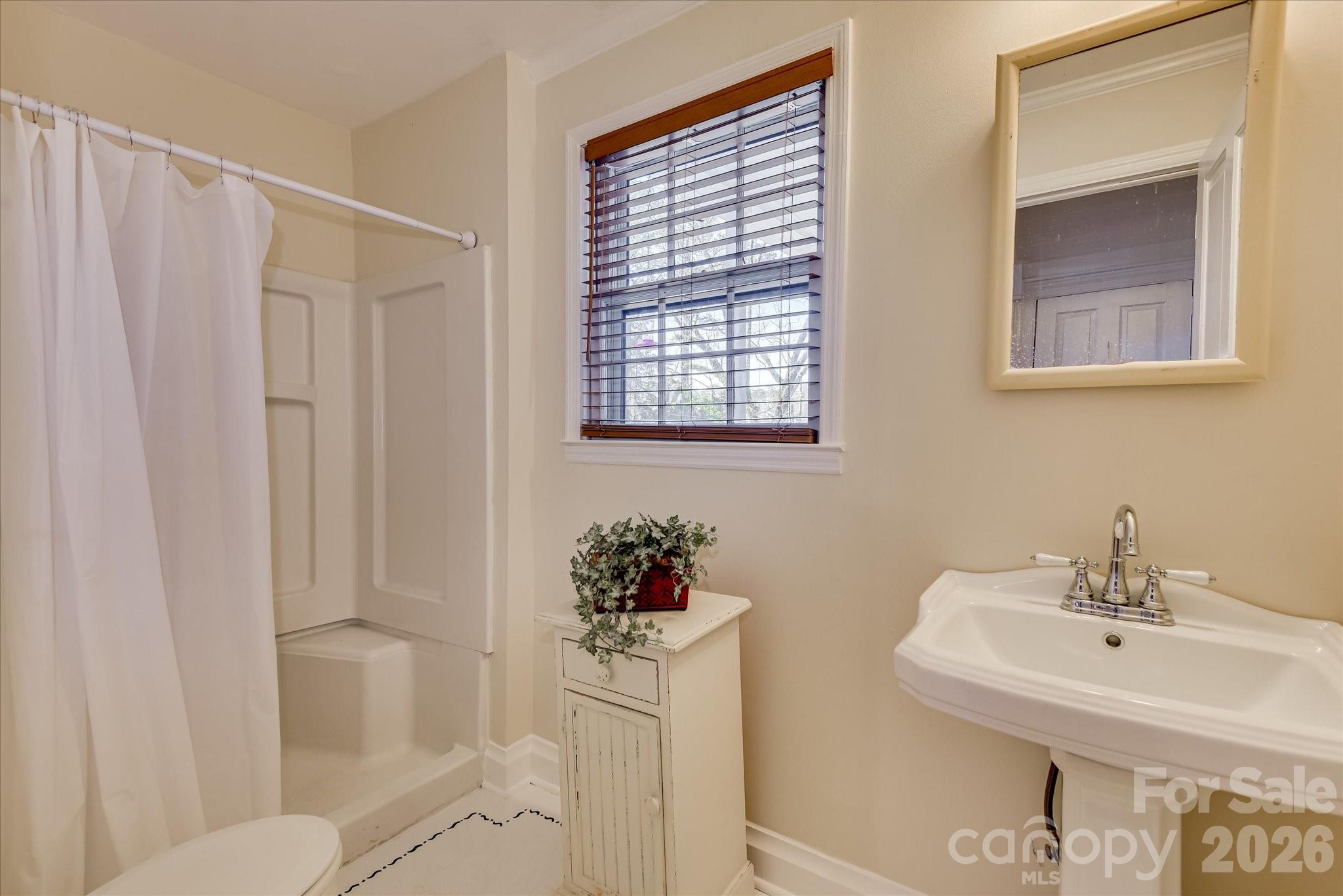 501 Buncombe Street — Edgefield