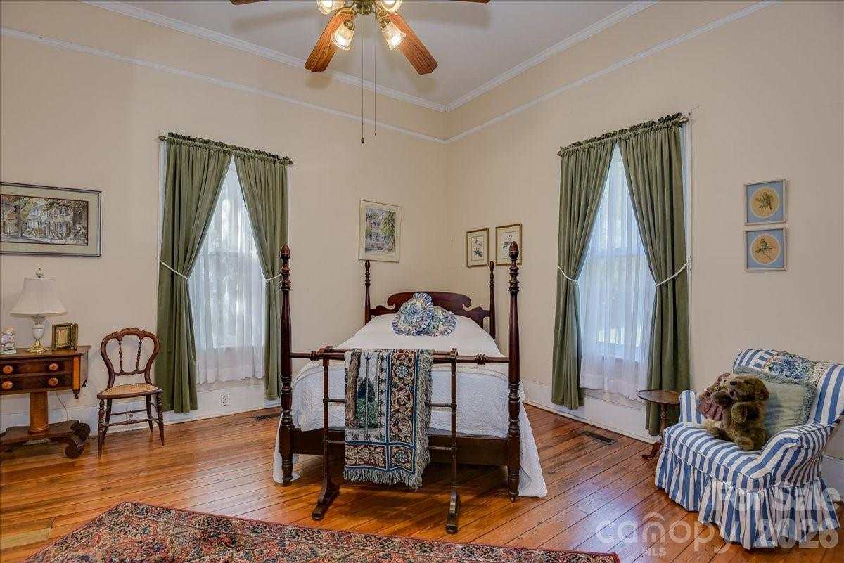 501 Buncombe Street — Edgefield