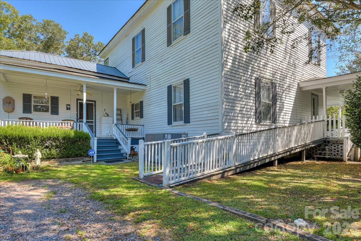 501 Buncombe Street — Edgefield