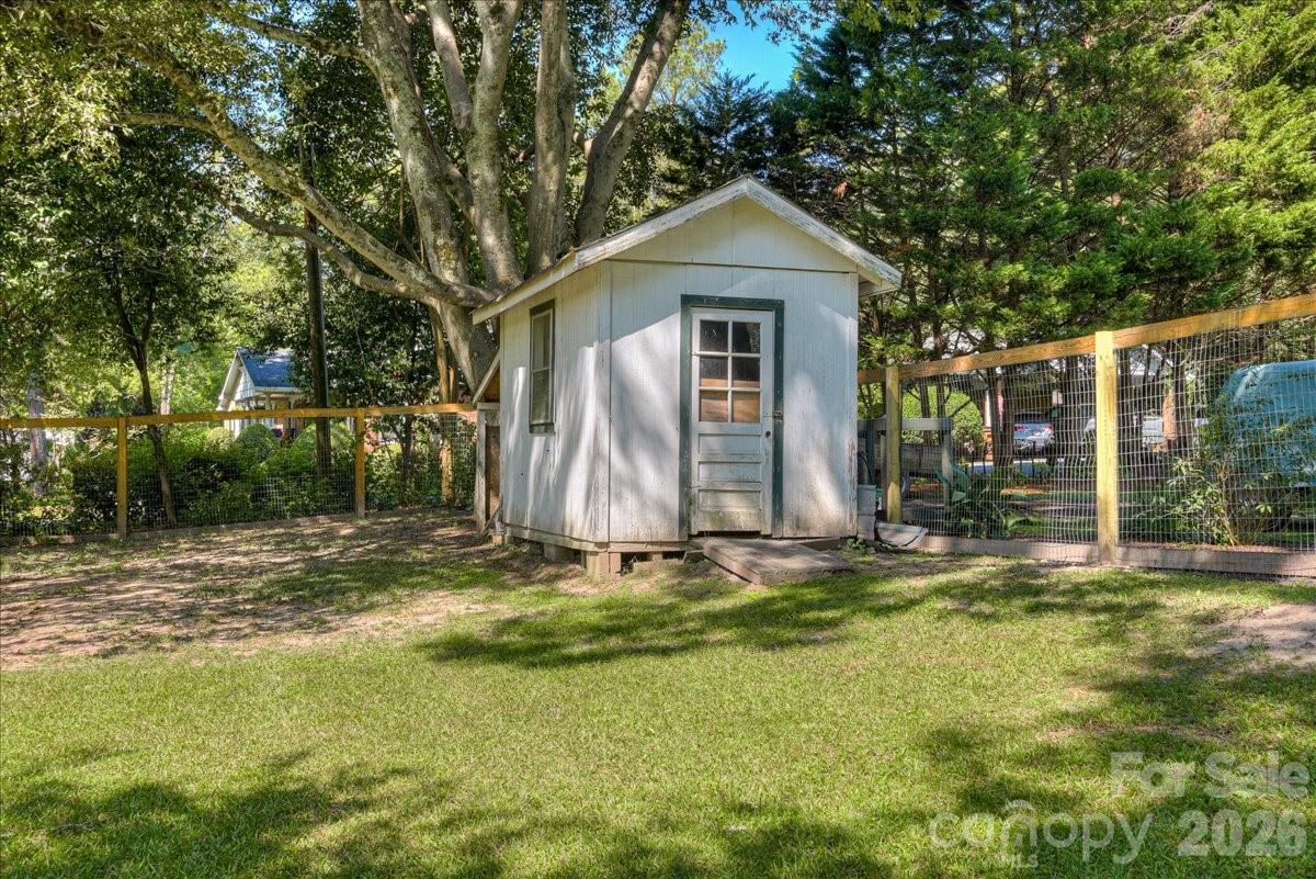 501 Buncombe Street — Edgefield