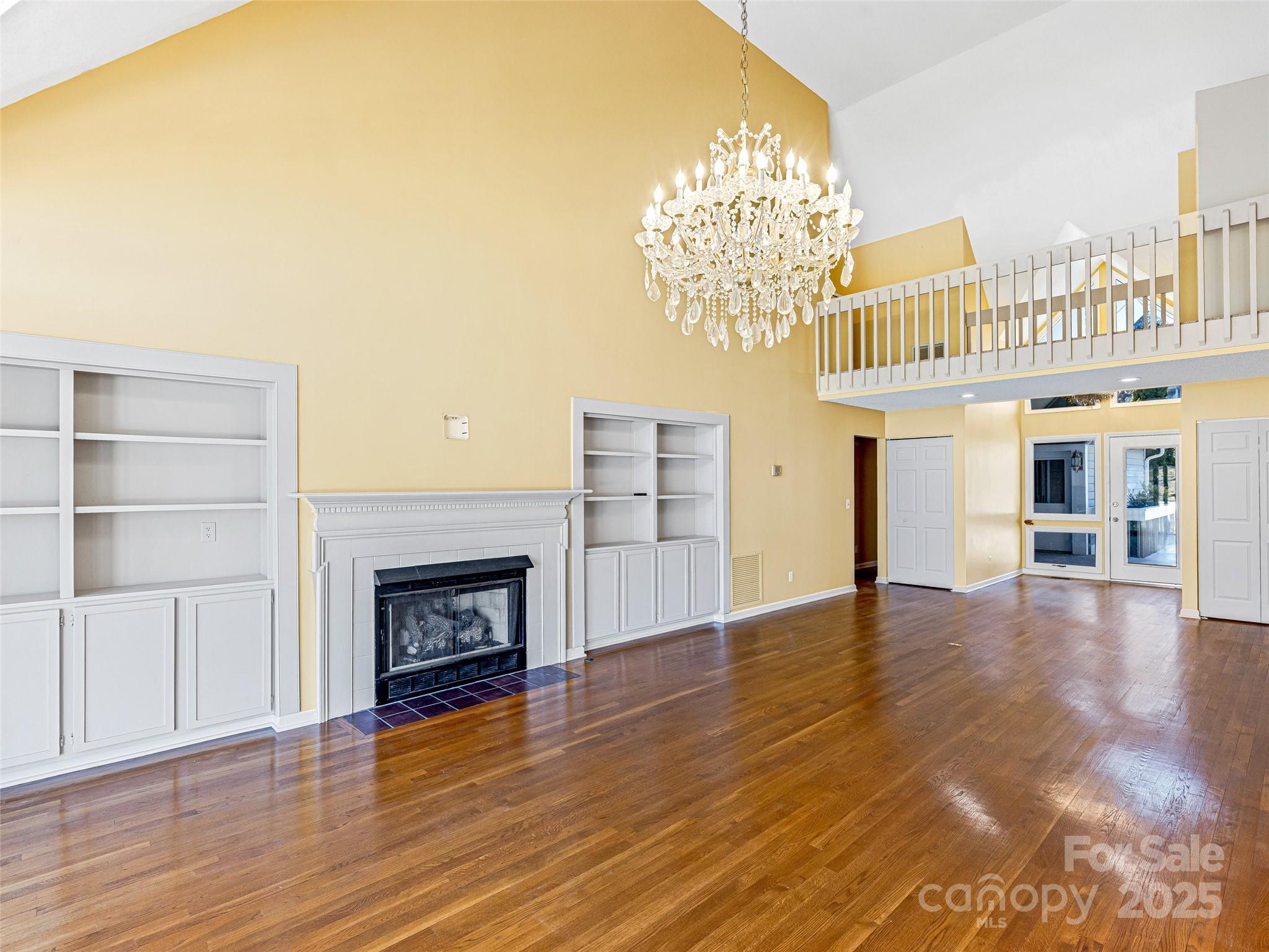 140 Overlook Drive — Flat Rock