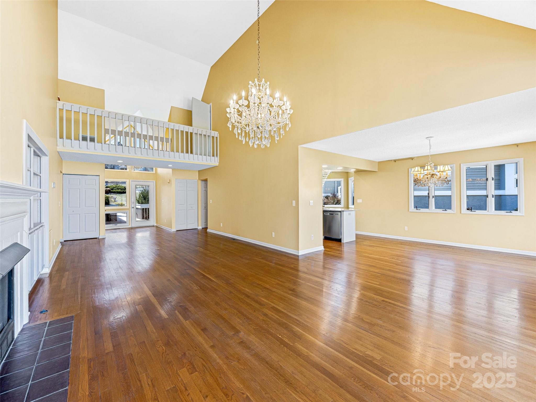 140 Overlook Drive — Flat Rock
