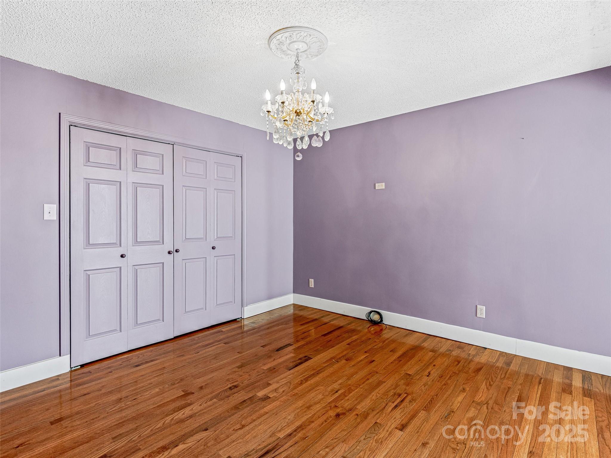 140 Overlook Drive — Flat Rock