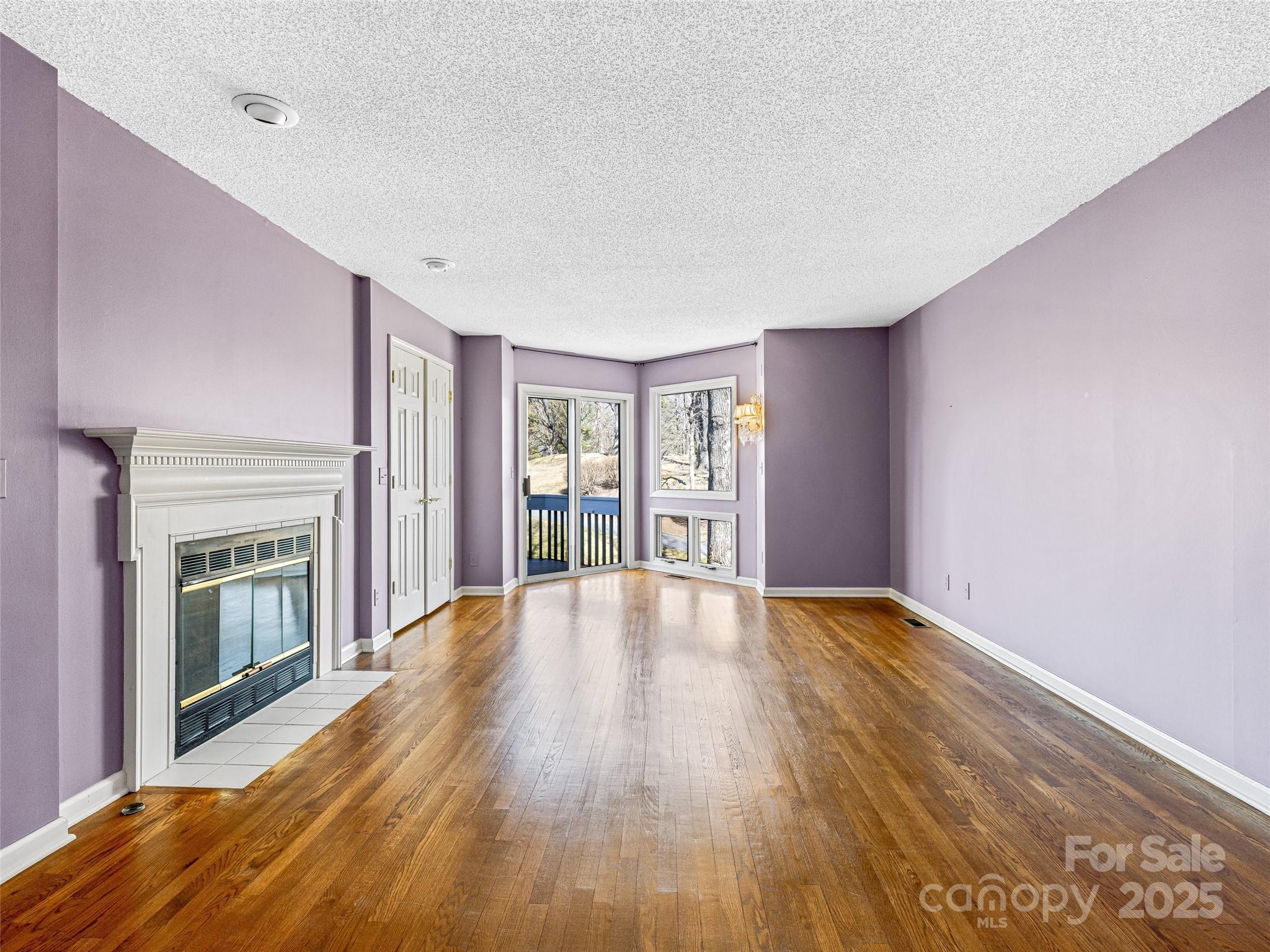 140 Overlook Drive — Flat Rock