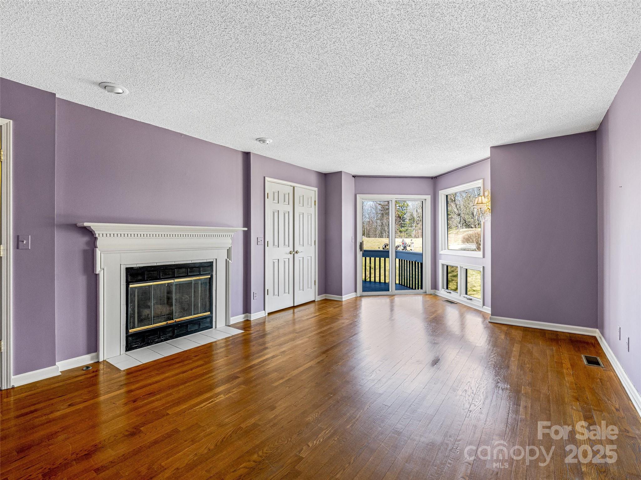 140 Overlook Drive — Flat Rock