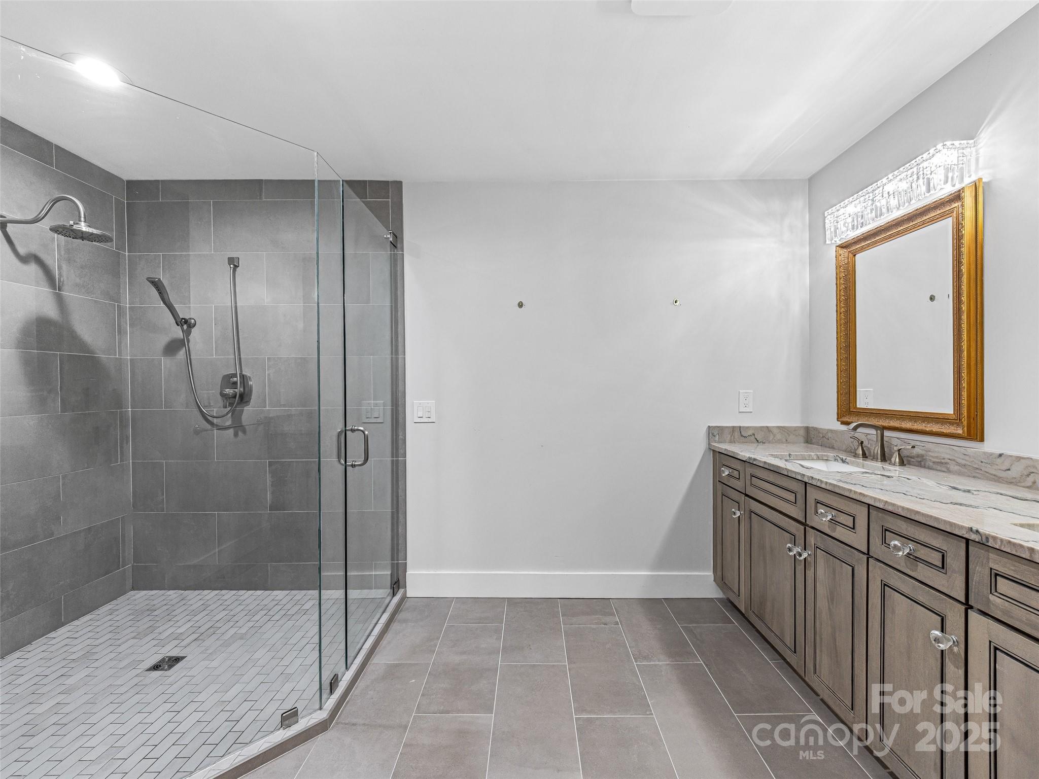 140 Overlook Drive — Flat Rock