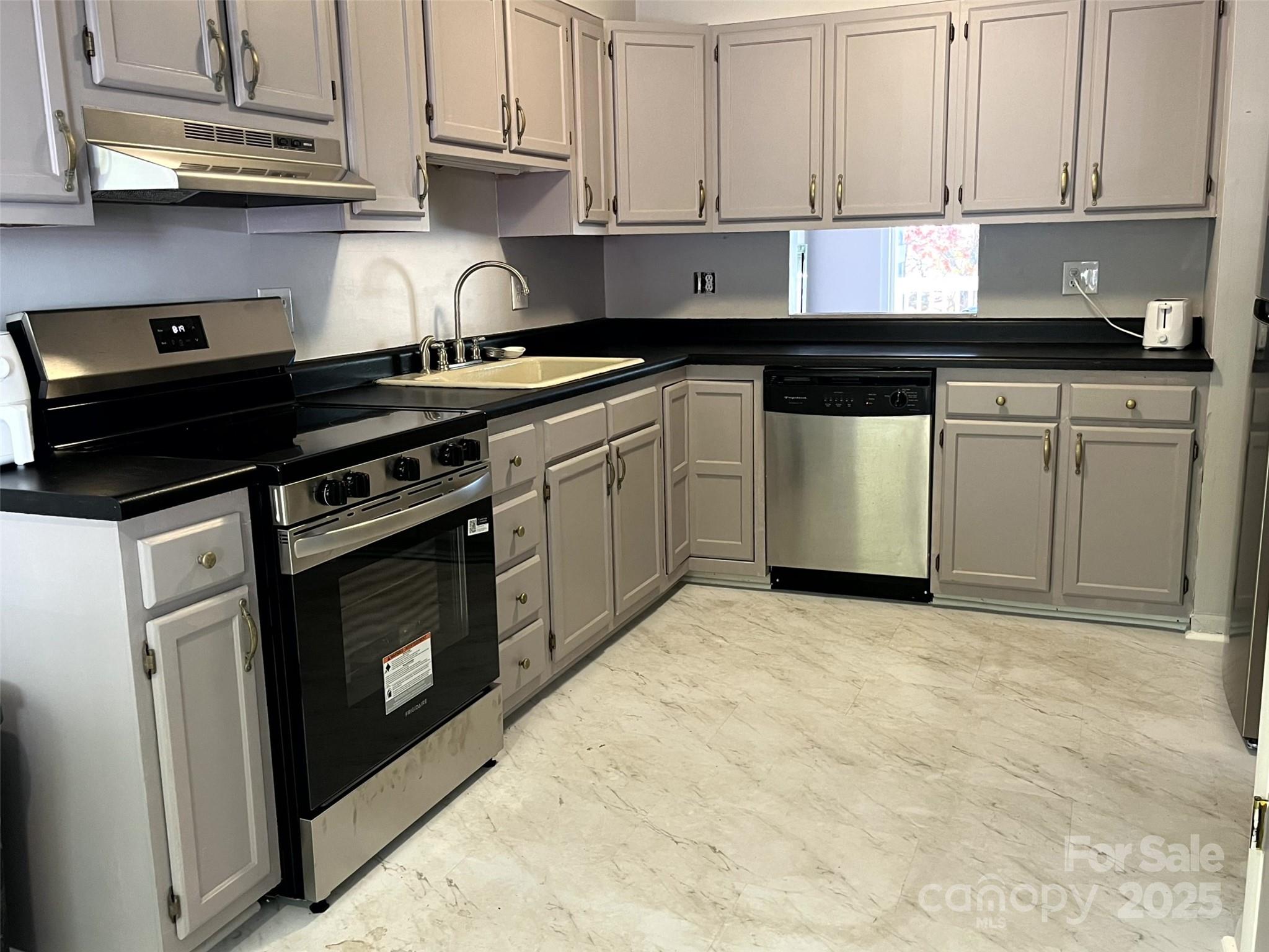 22 Hollybrook Drive — Asheville