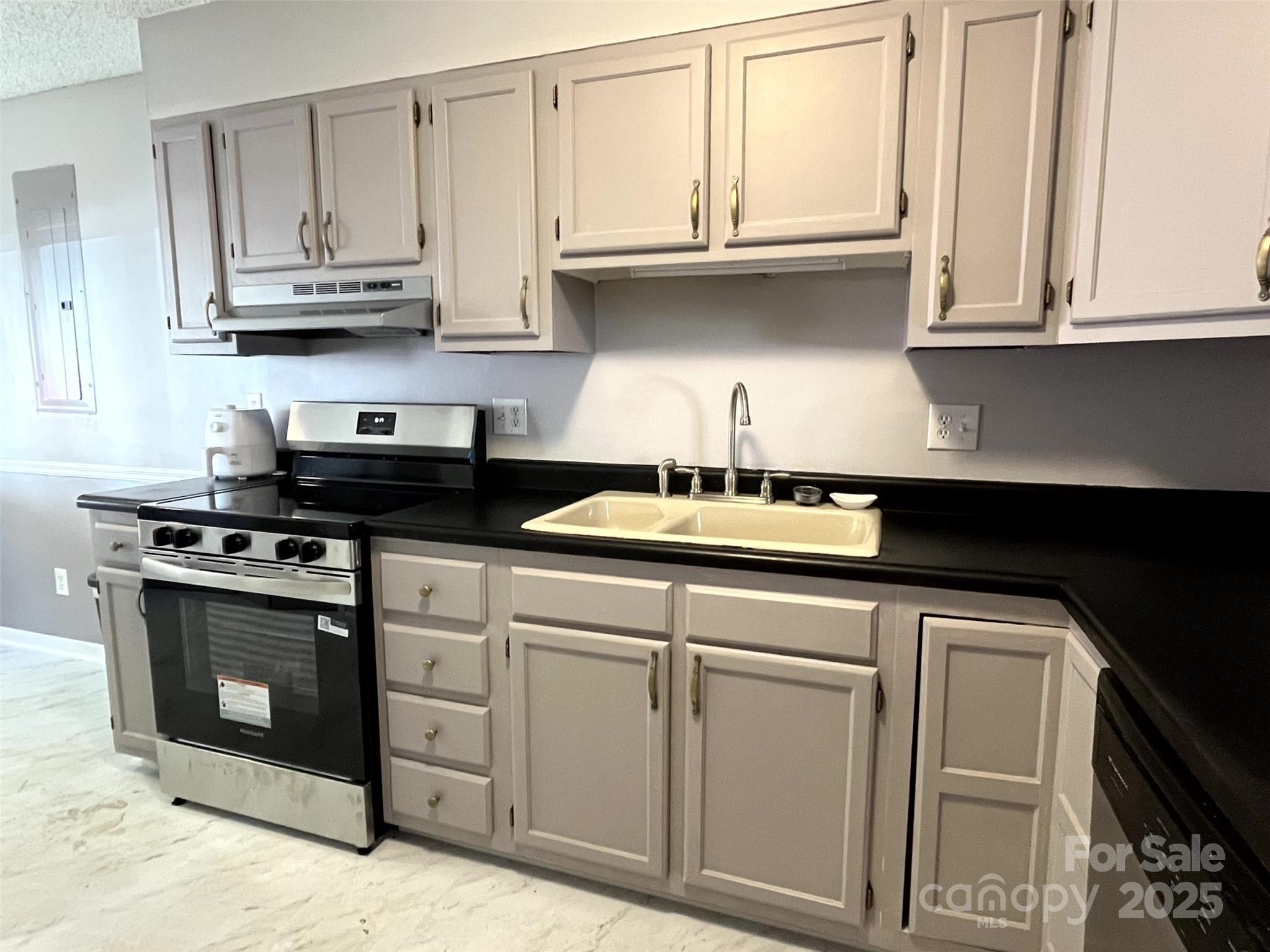 22 Hollybrook Drive — Asheville