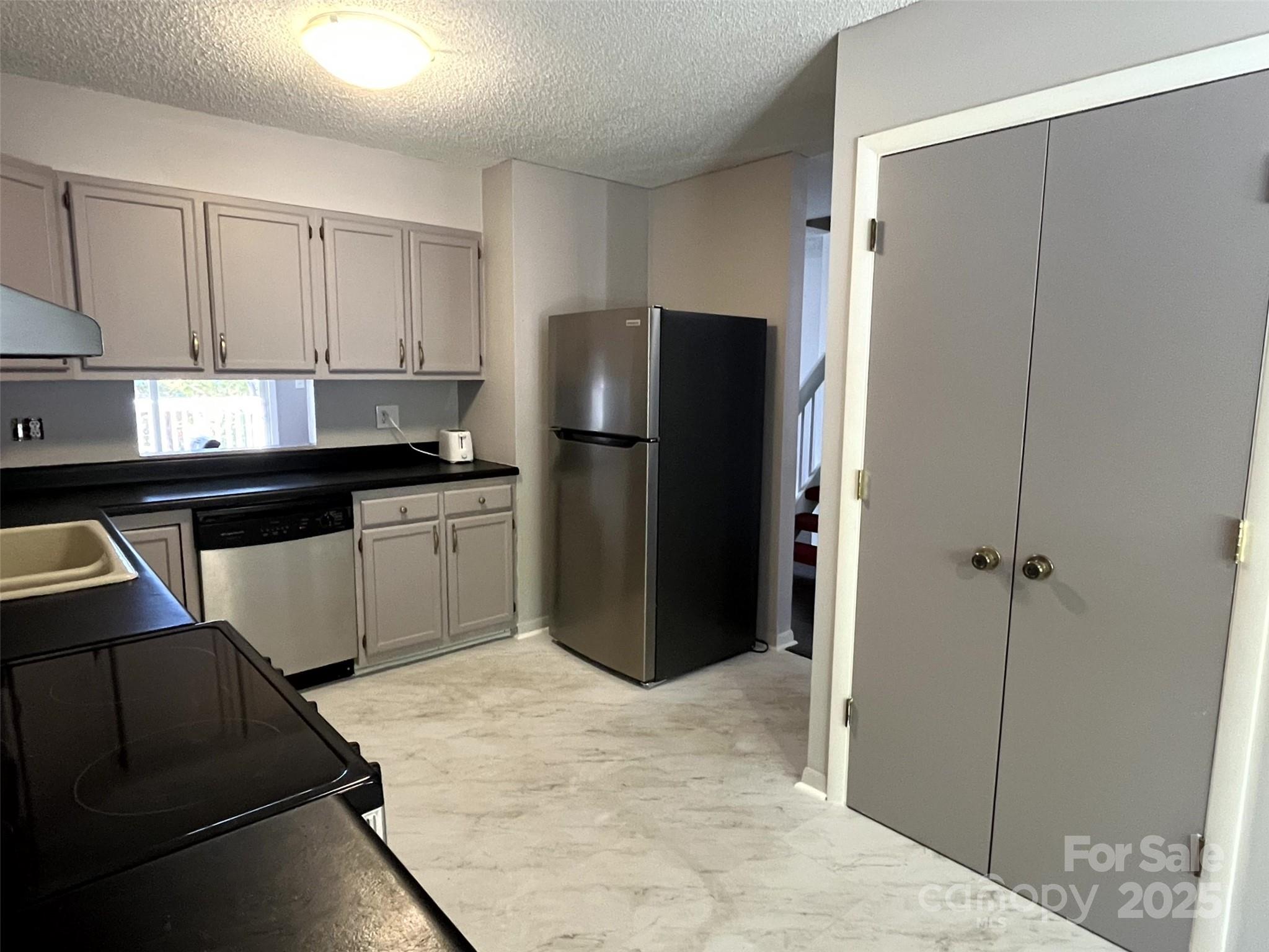 22 Hollybrook Drive — Asheville