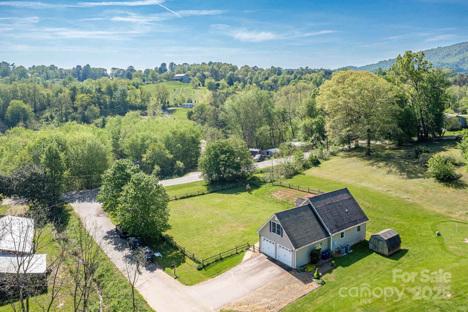 122 Ramsey Road — Asheville